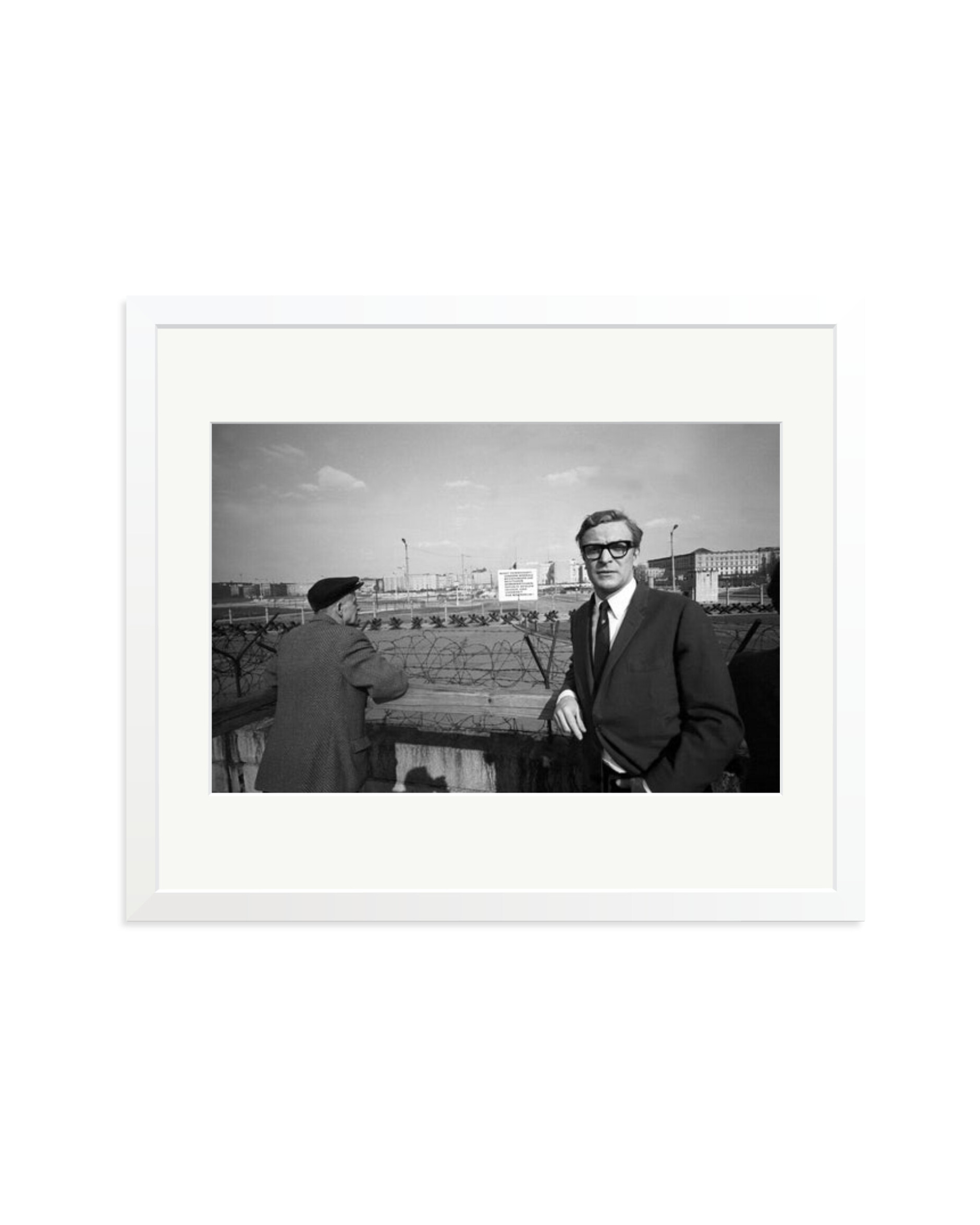 Caine in Berlin White / Large