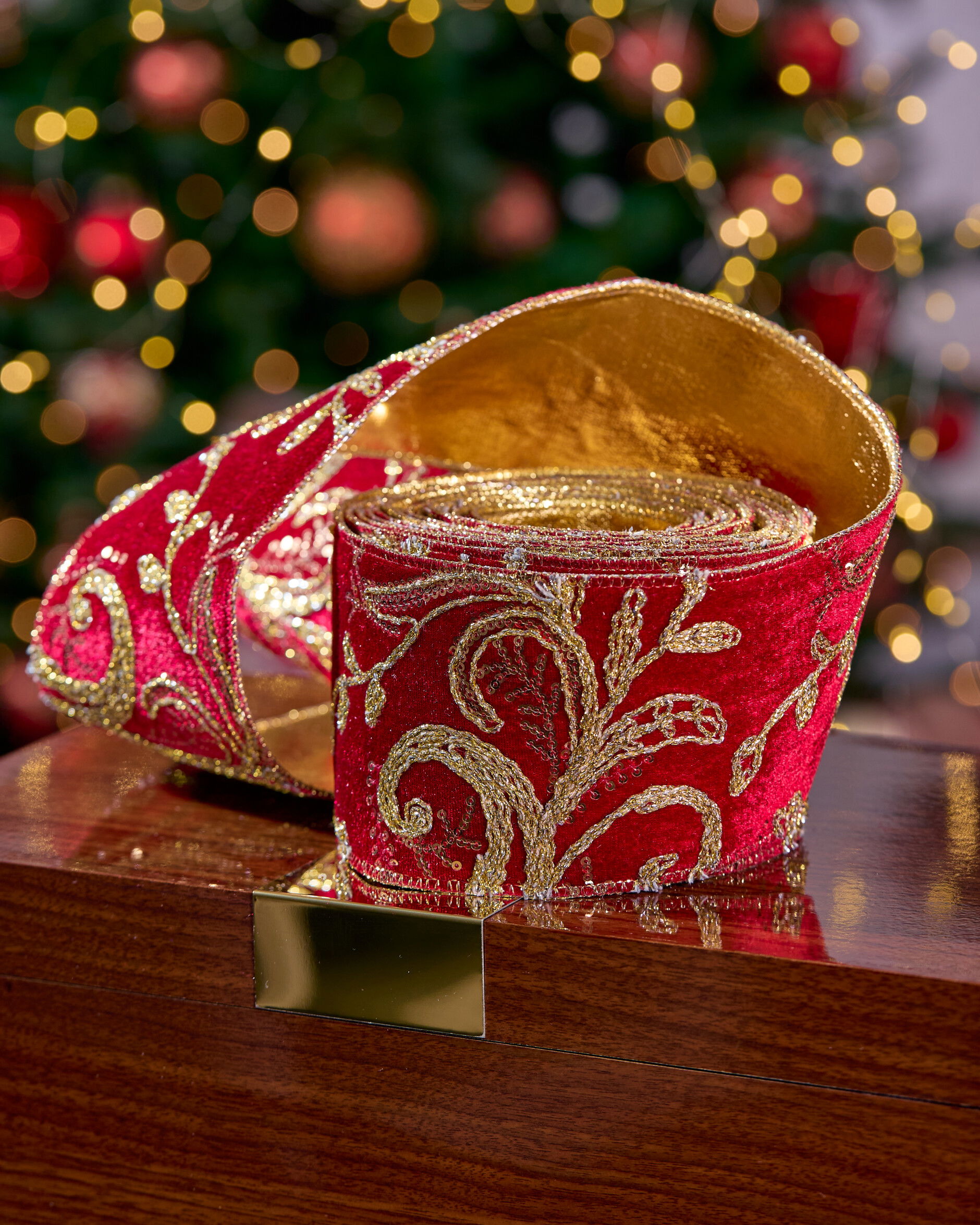 Lillian textiellint rood/goud 4,5m