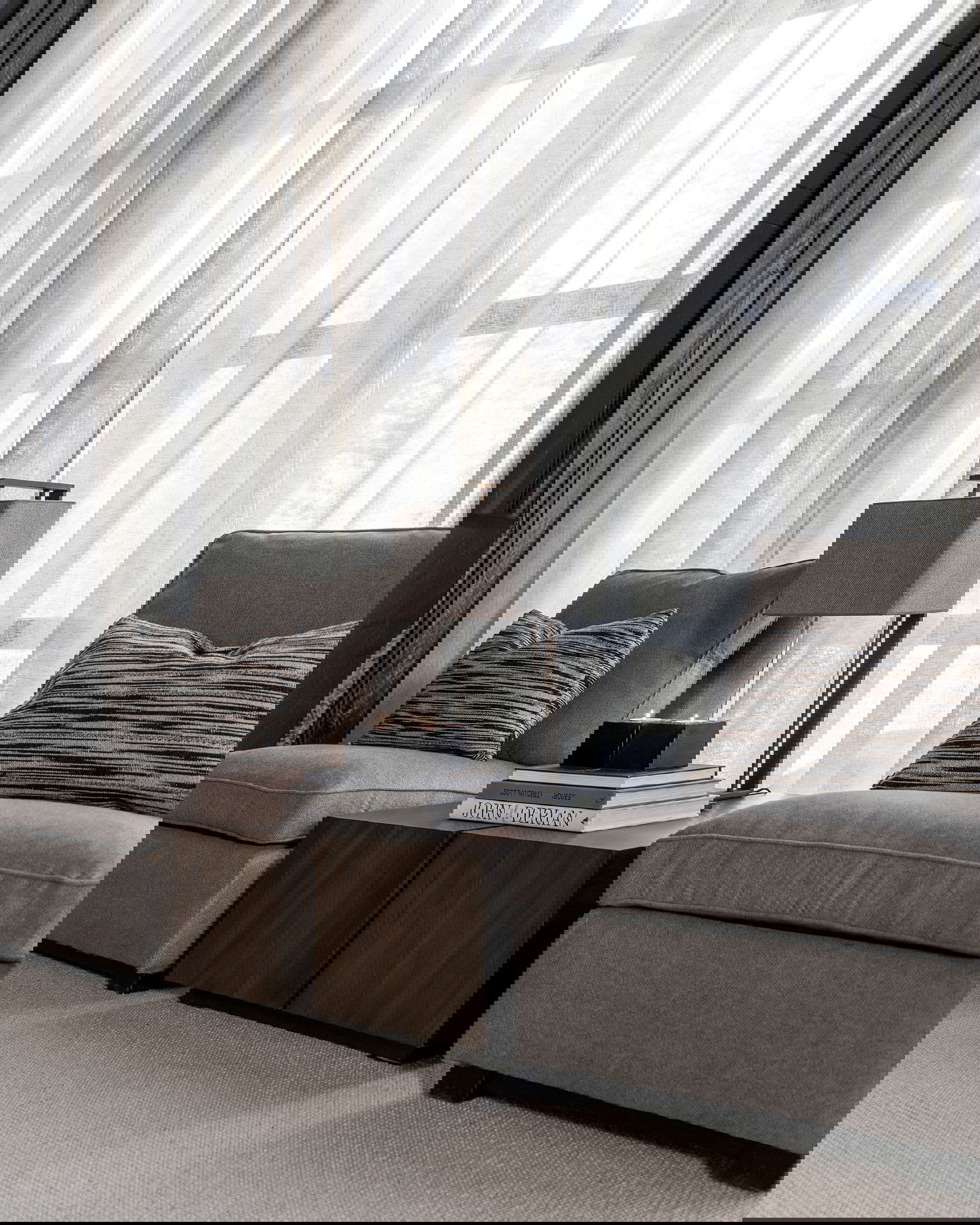 Donati Arm Table Lamp Black