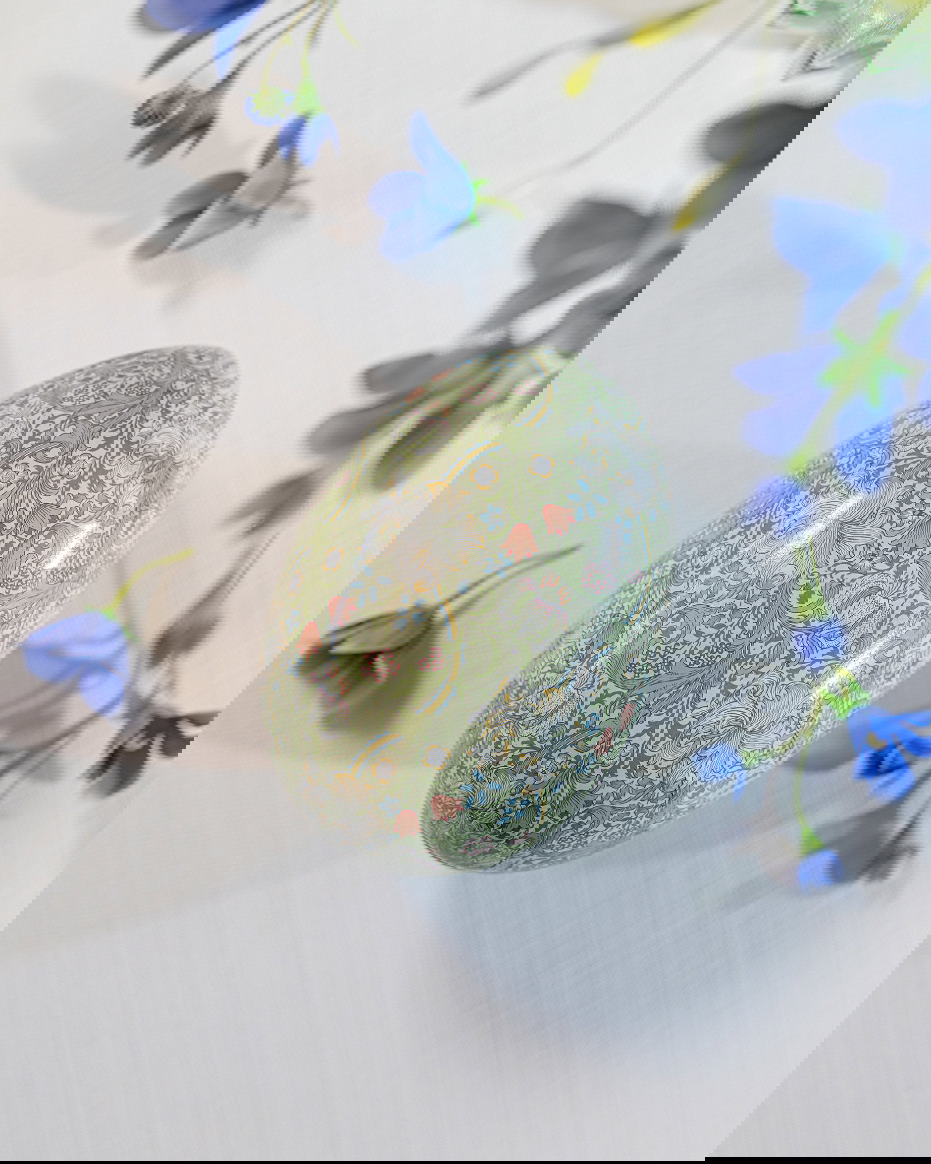 Golden Lily påskägg