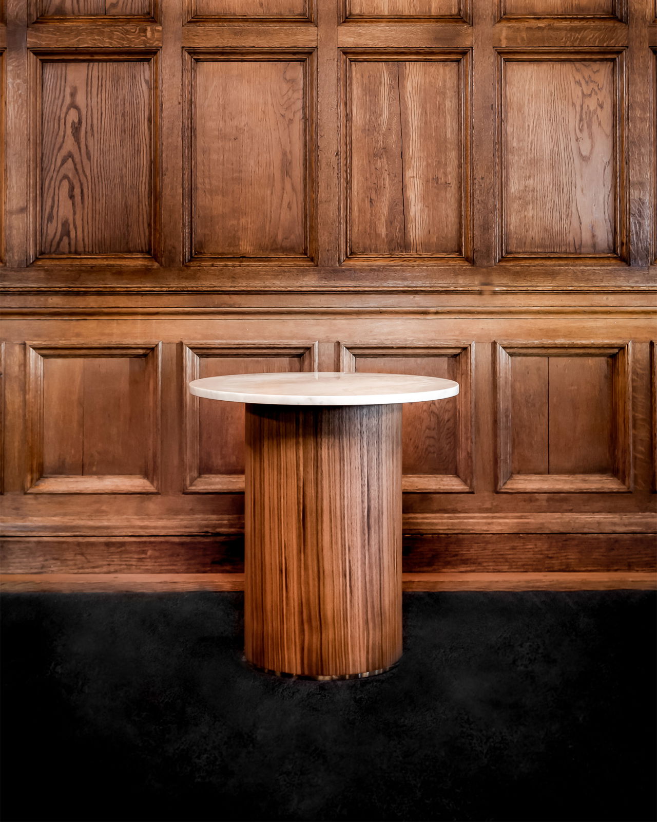 Delano sidobord rund valnöt