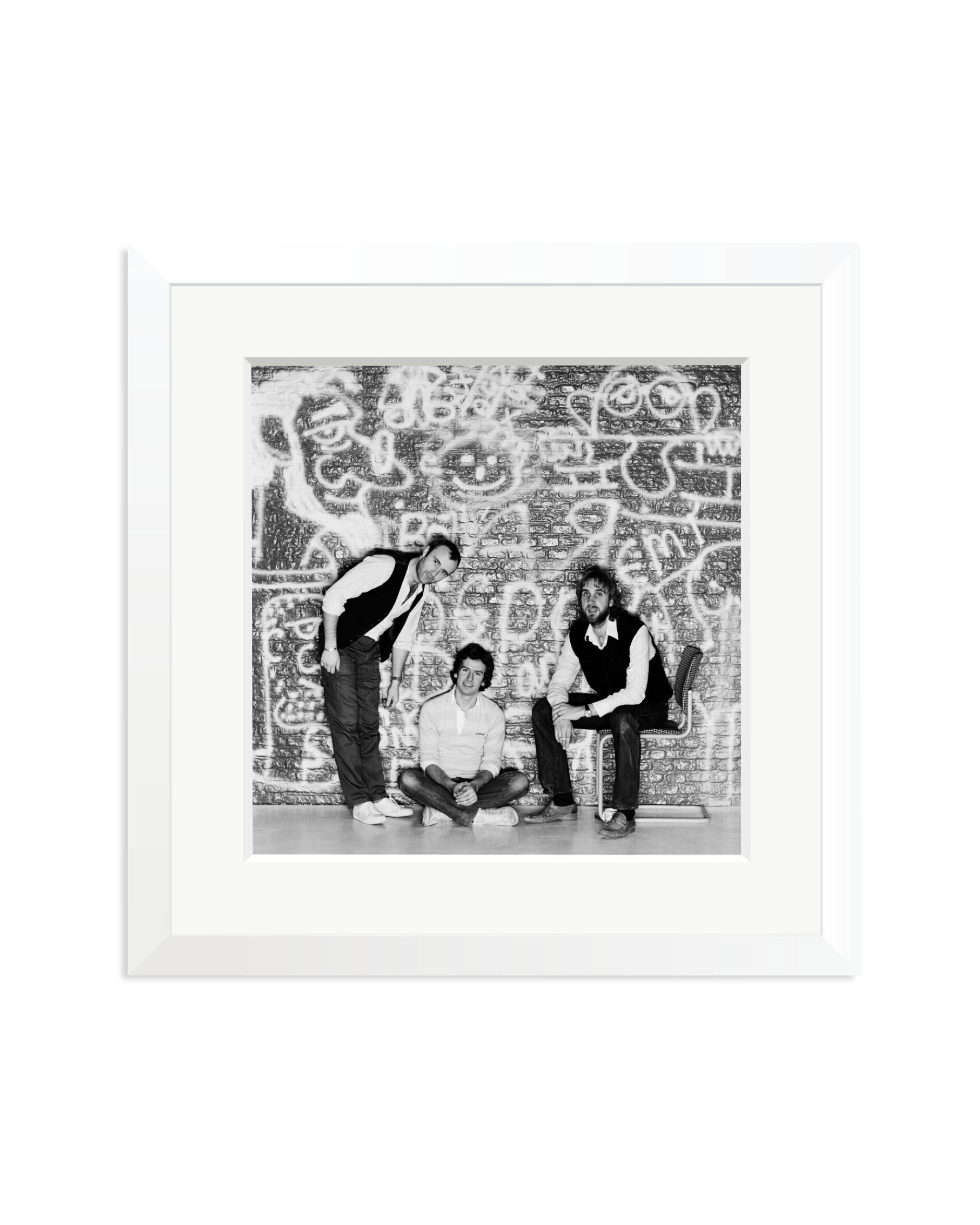 Genesis in Sheperton Studios White / Medium