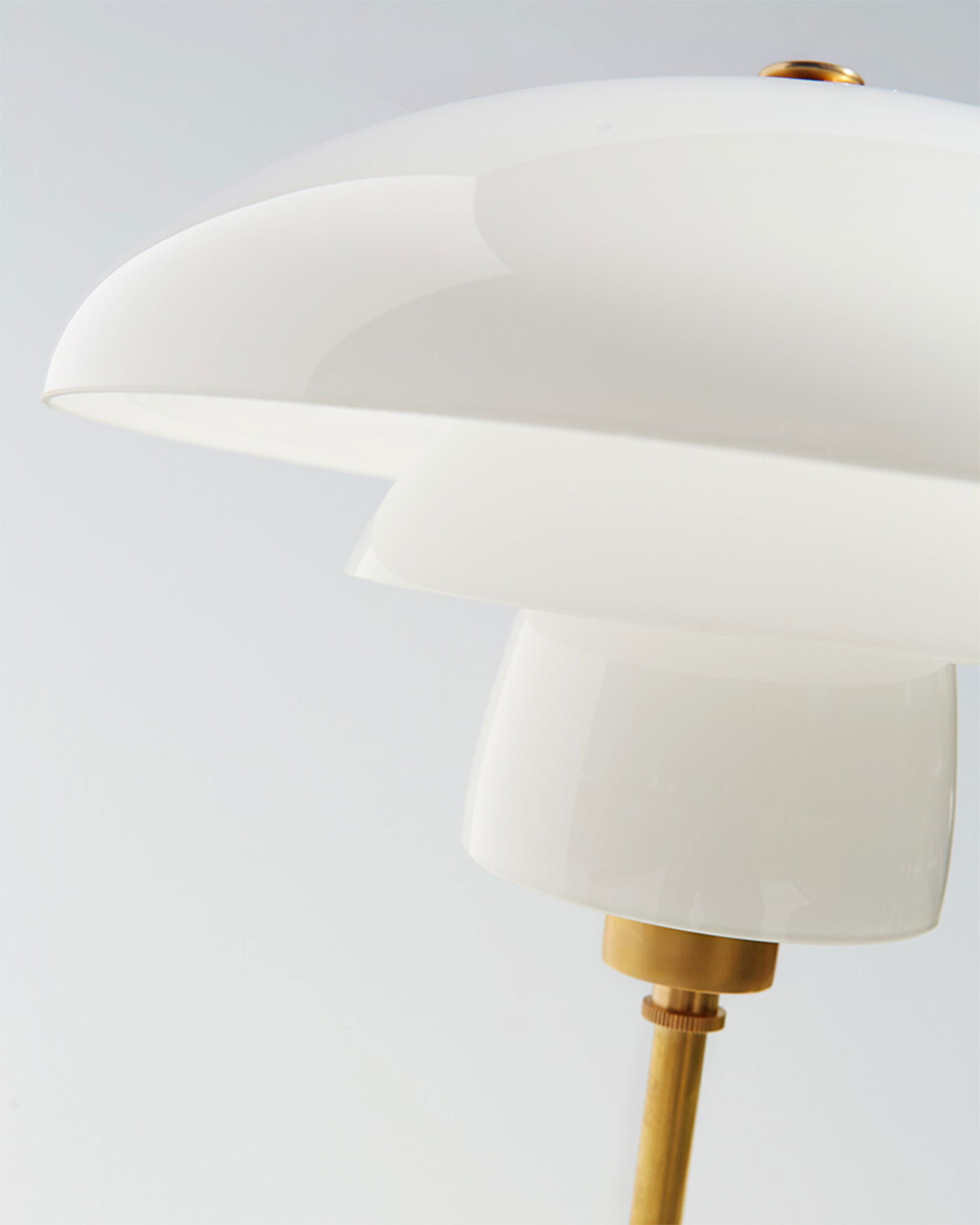 Whitman skrivbordslampa antik mässing/vit