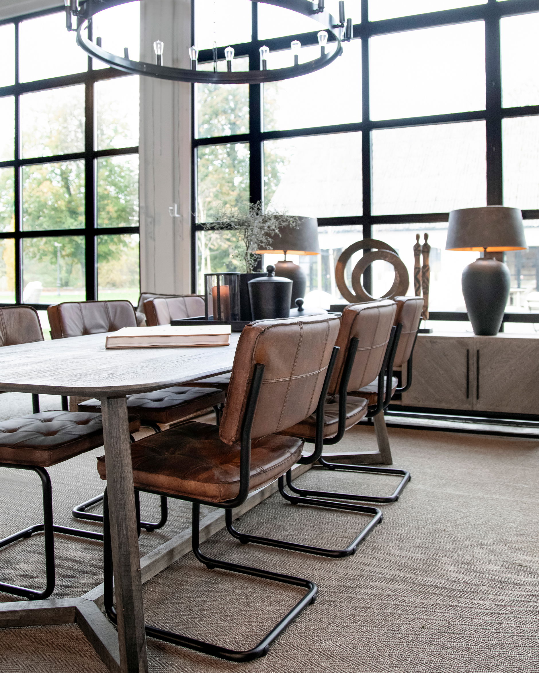 Carlos-tuoli vaaleanruskeaa nahkaa OUTLET