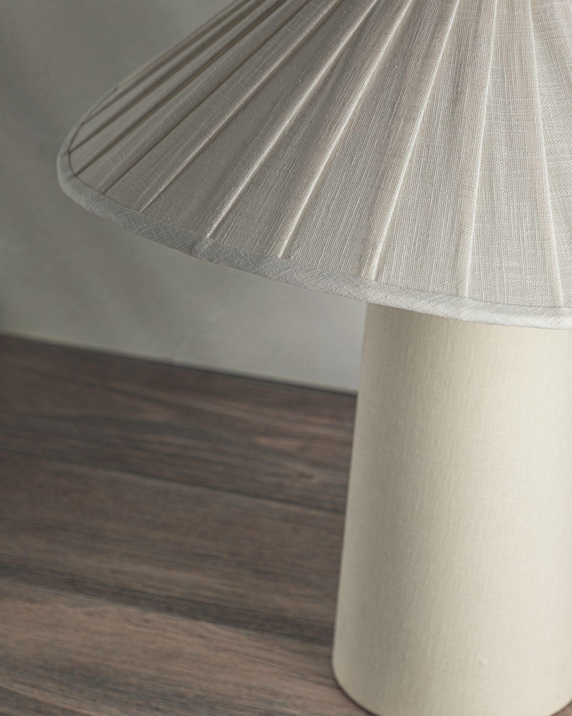 Chanterelle natural table lamp