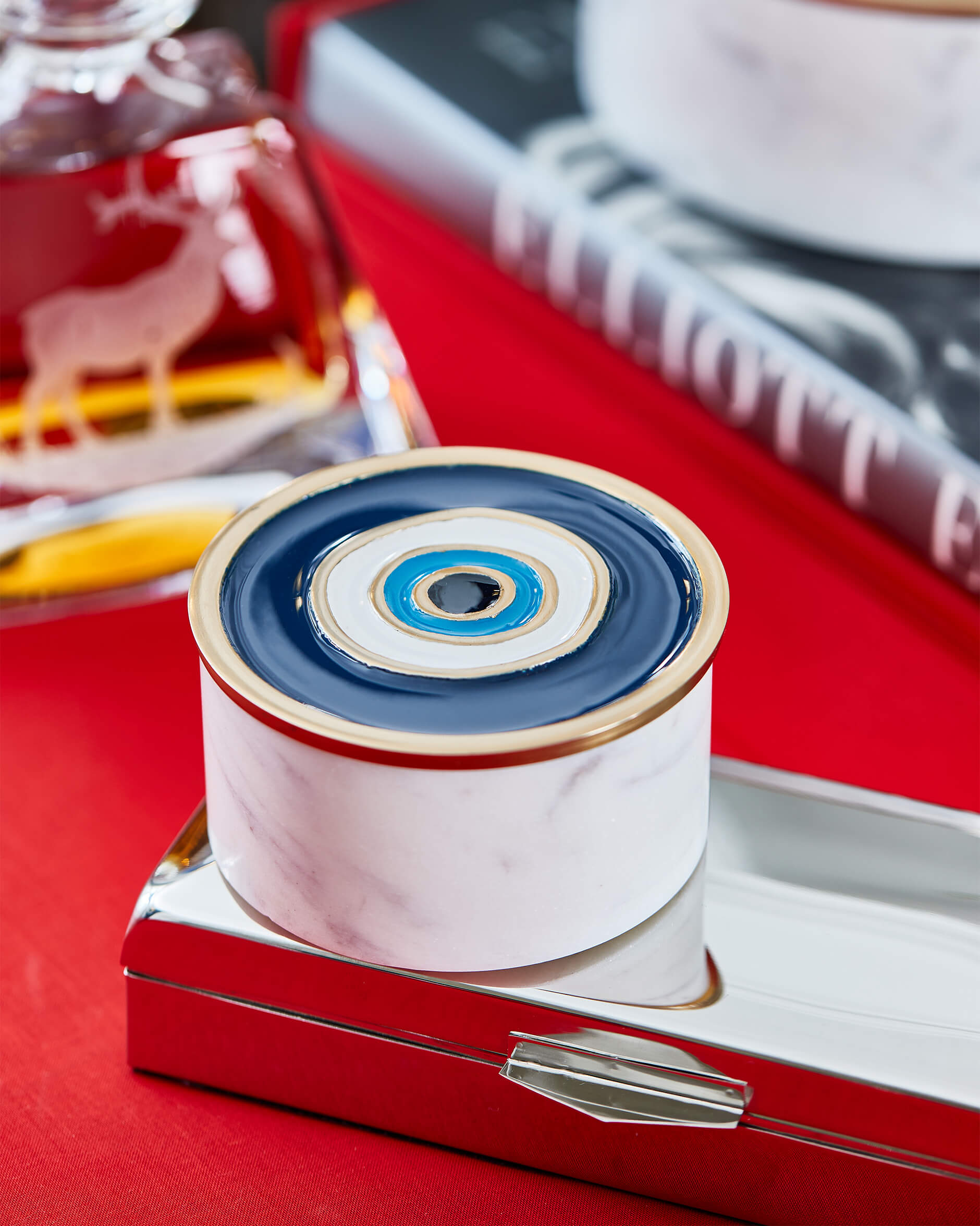 Savigné ask marmor vit