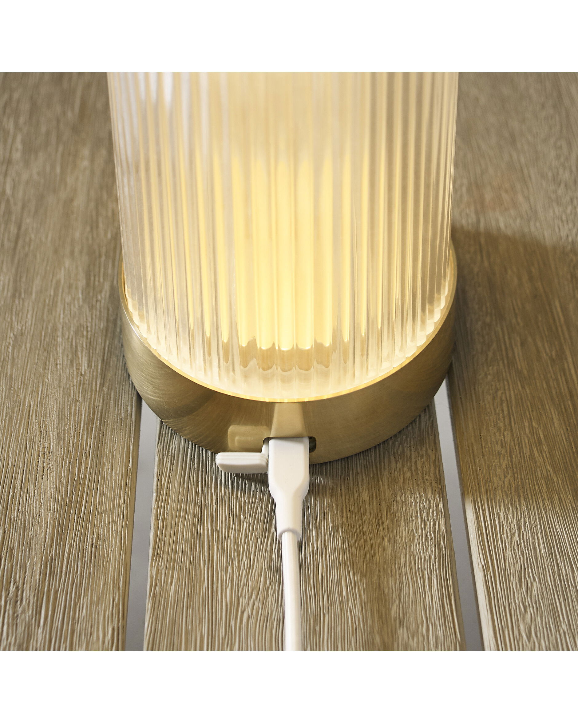 Tawa bordslampa uppladdningsbar mässing