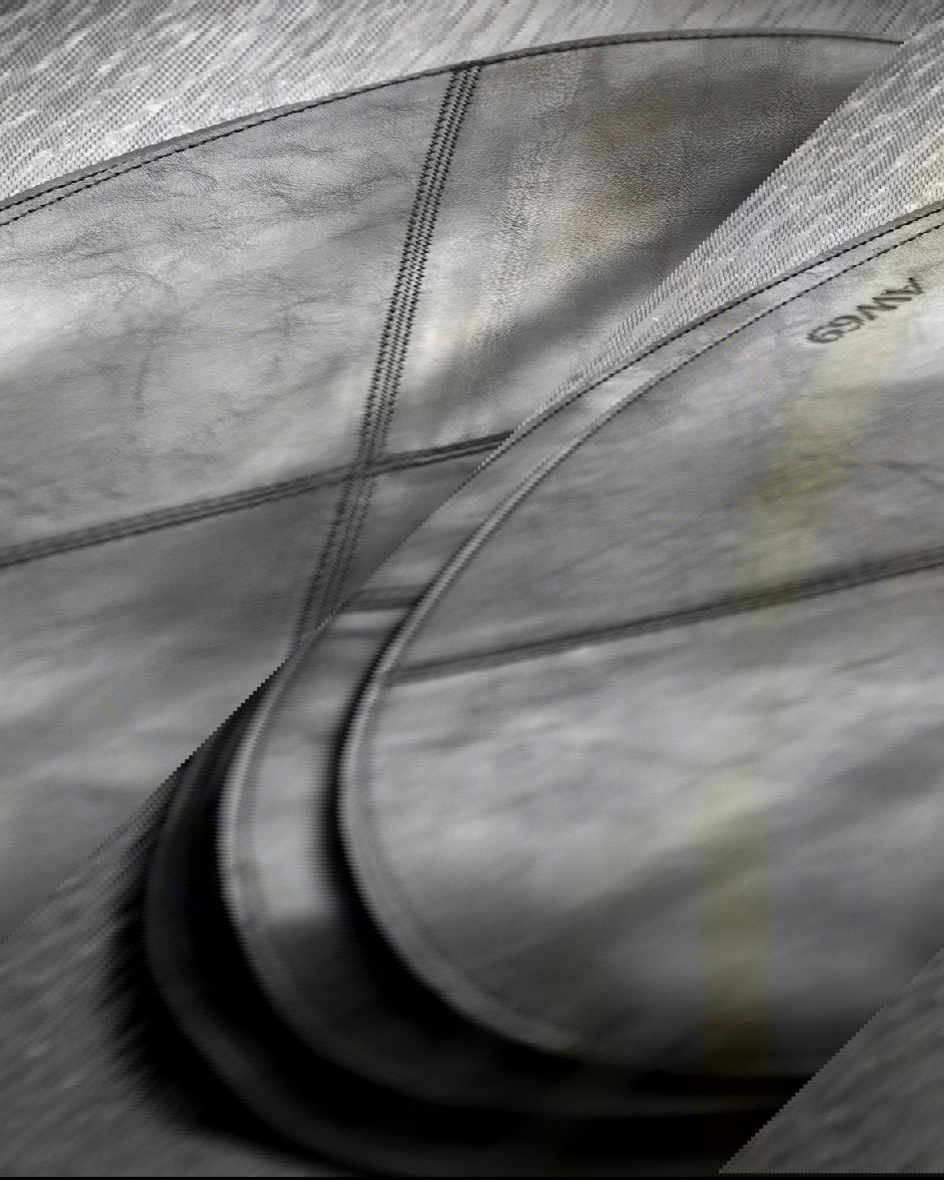 Nero-pöytätabletti, musta, pyöreä