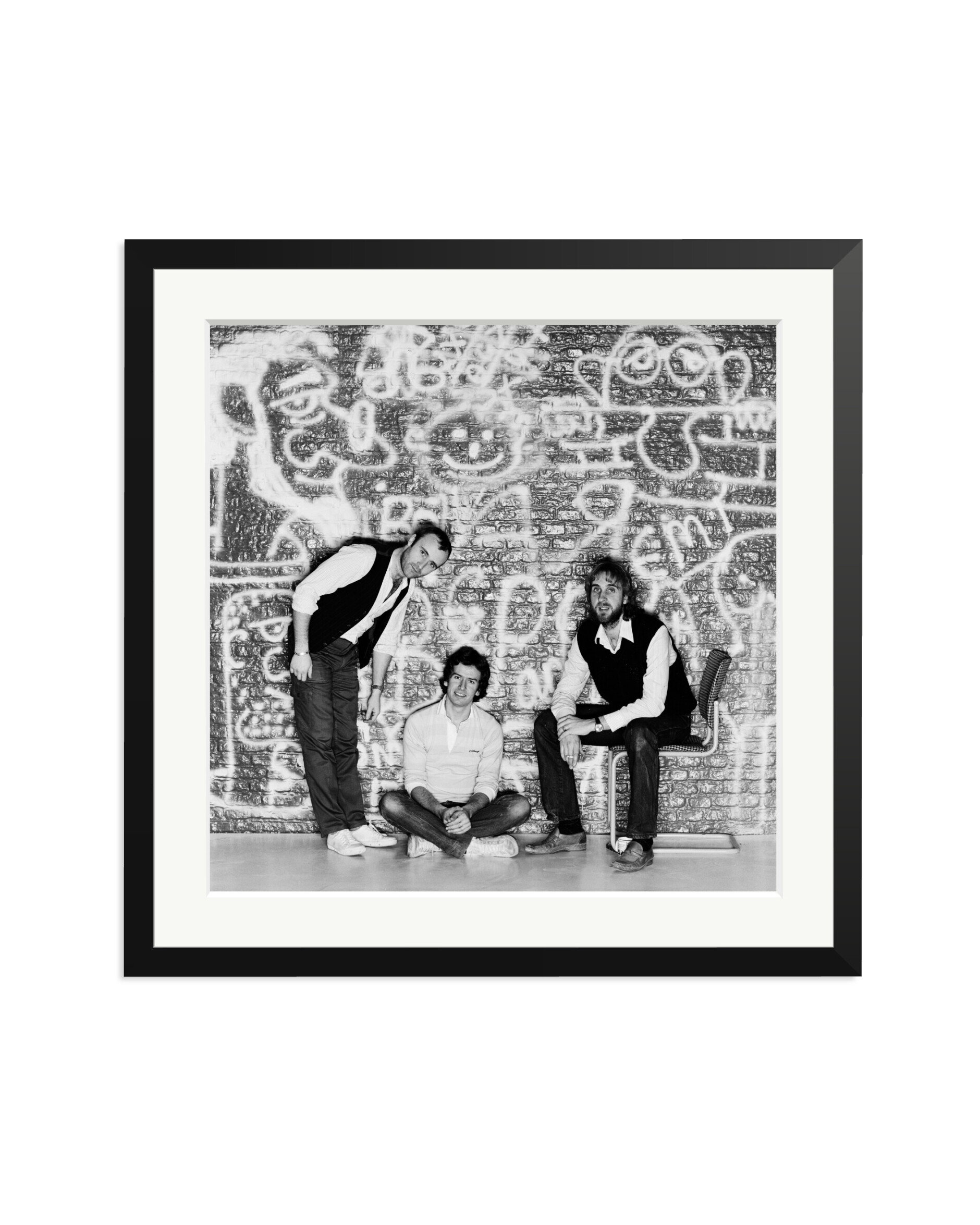 Genesis in Sheperton Studios Black / XL
