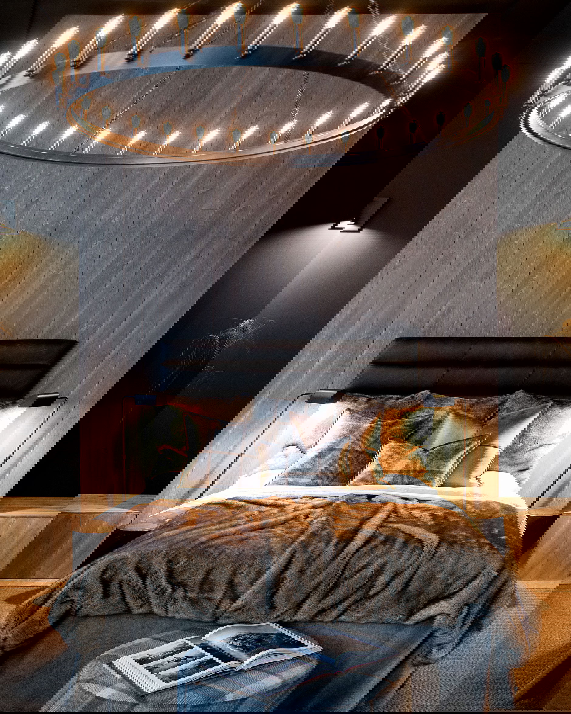 Crown Ceiling Lamp Antique OUTLET