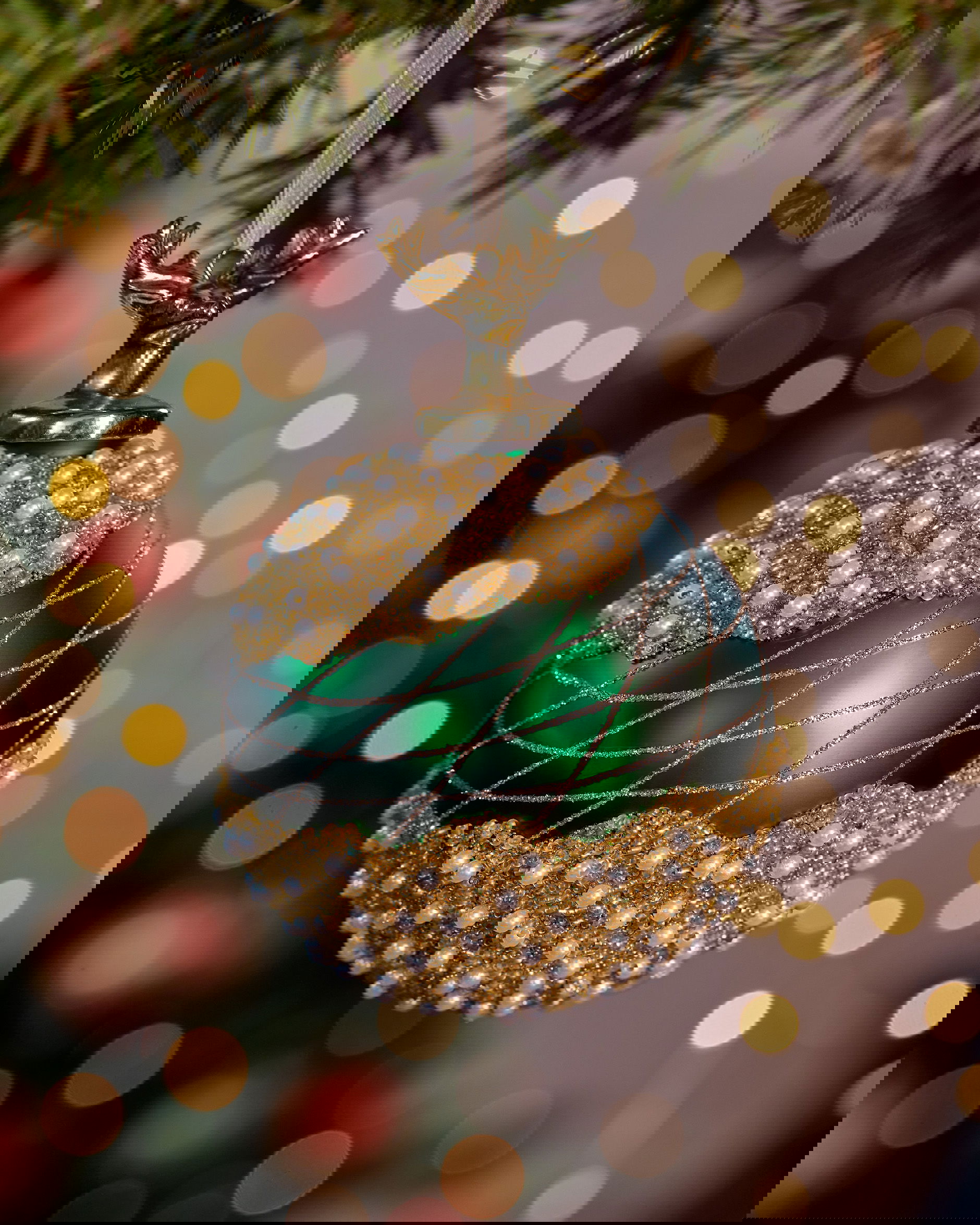 Festive Stag kerstbal groen/goud 10 cm