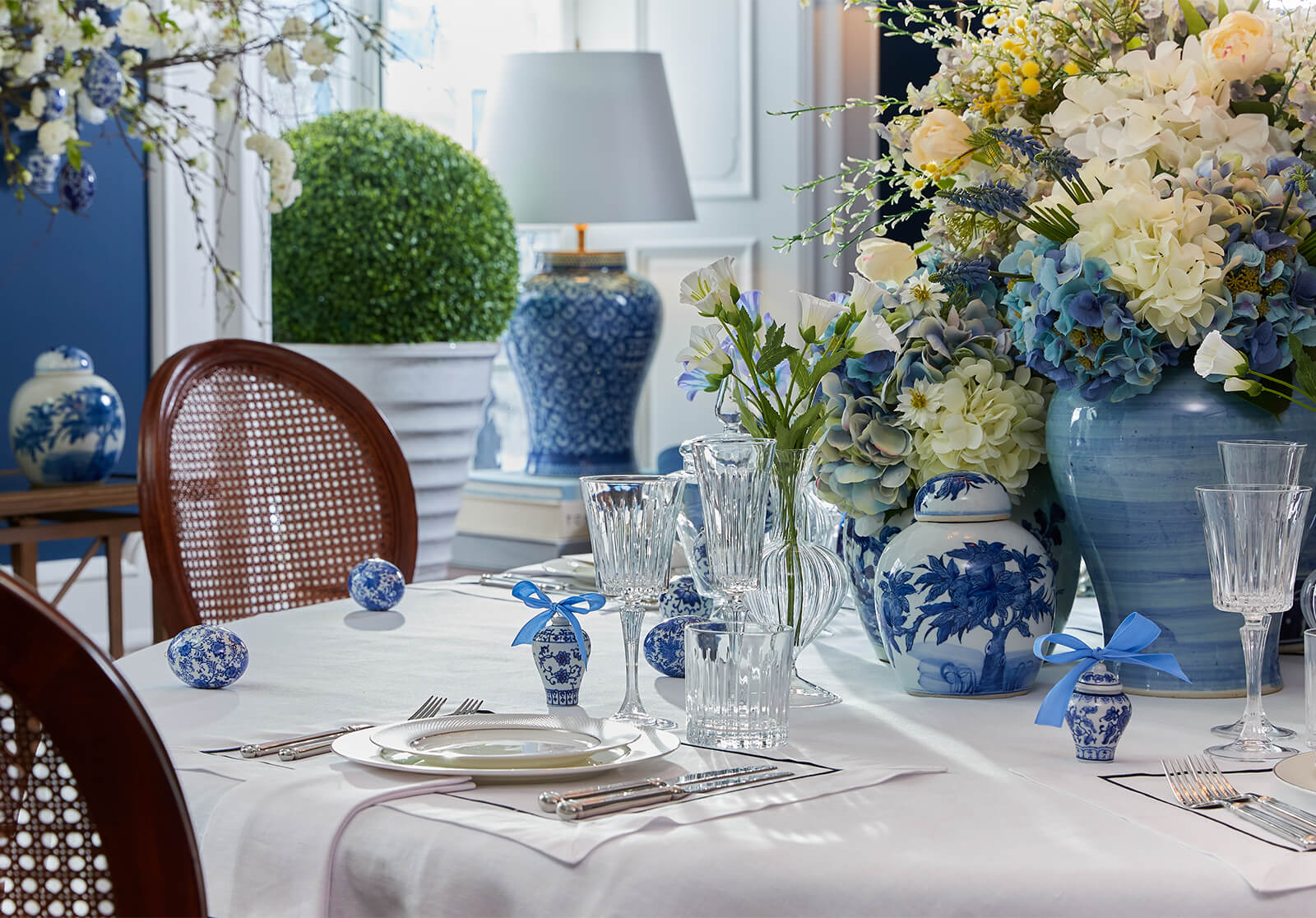 Dekking av påskebordet