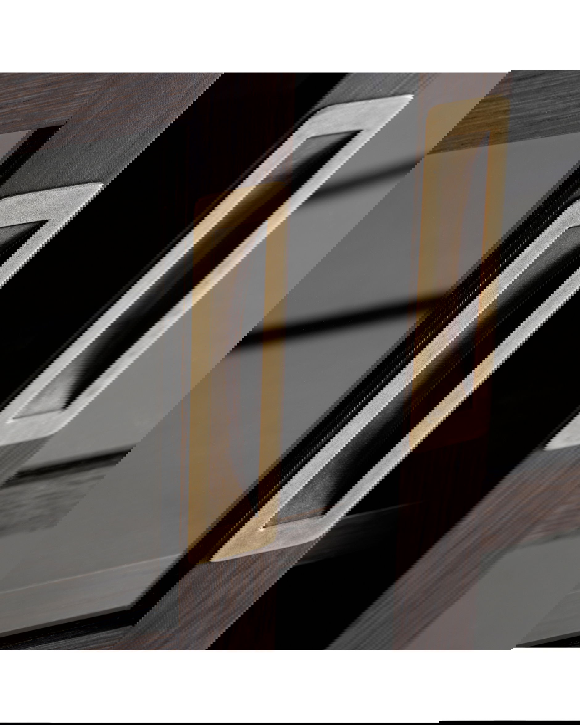 Seethrough skåp mountain wenge