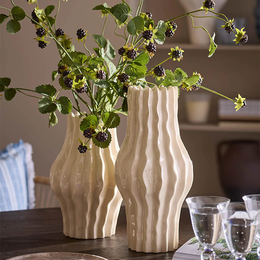 Mara Vase White