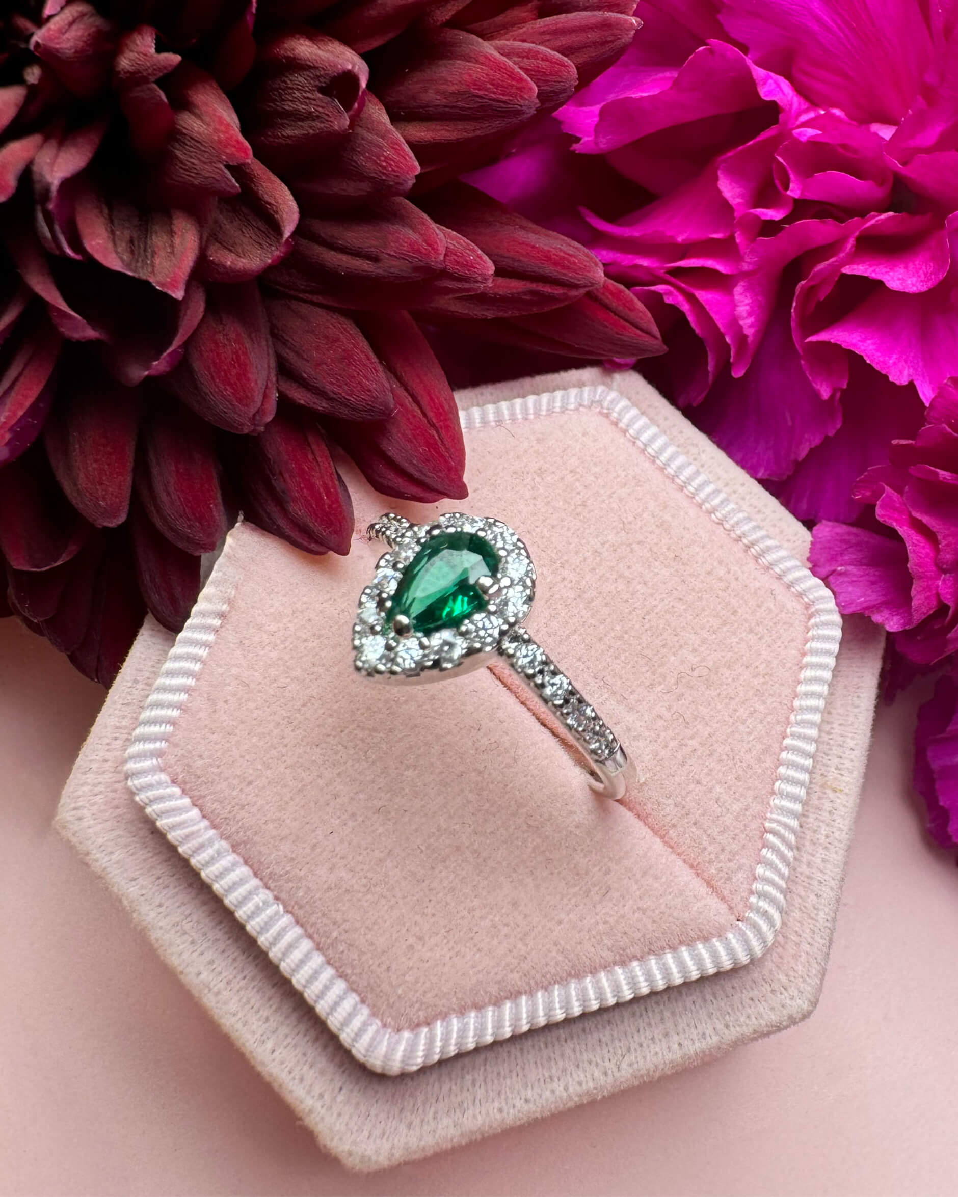 Bianca ring emerald