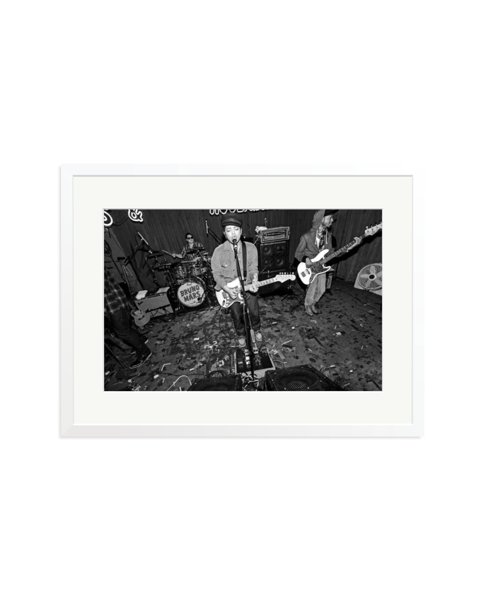 Bruno Mars White / XL