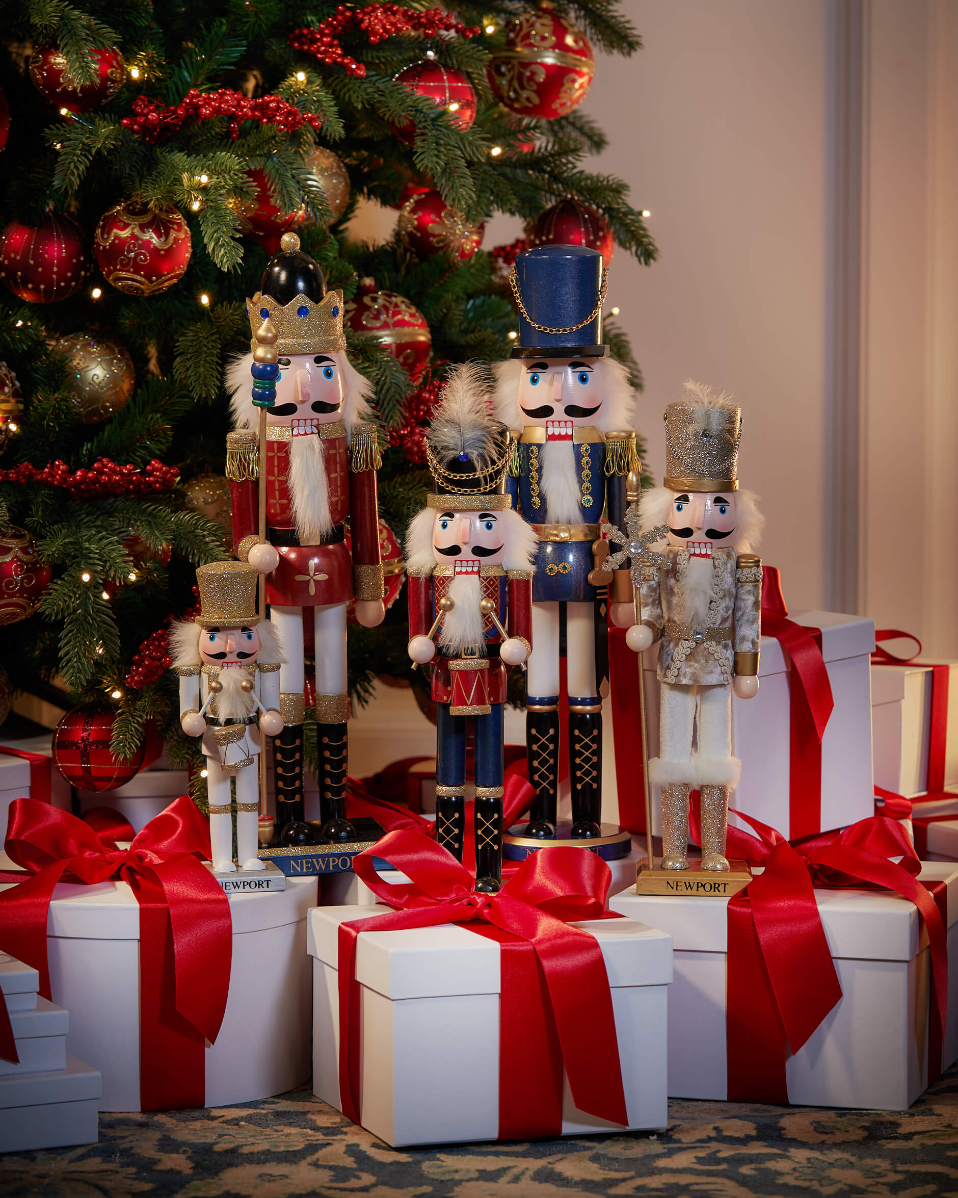 Douglas-pähkinänsärkijä, punainen/valkoinen 50cm