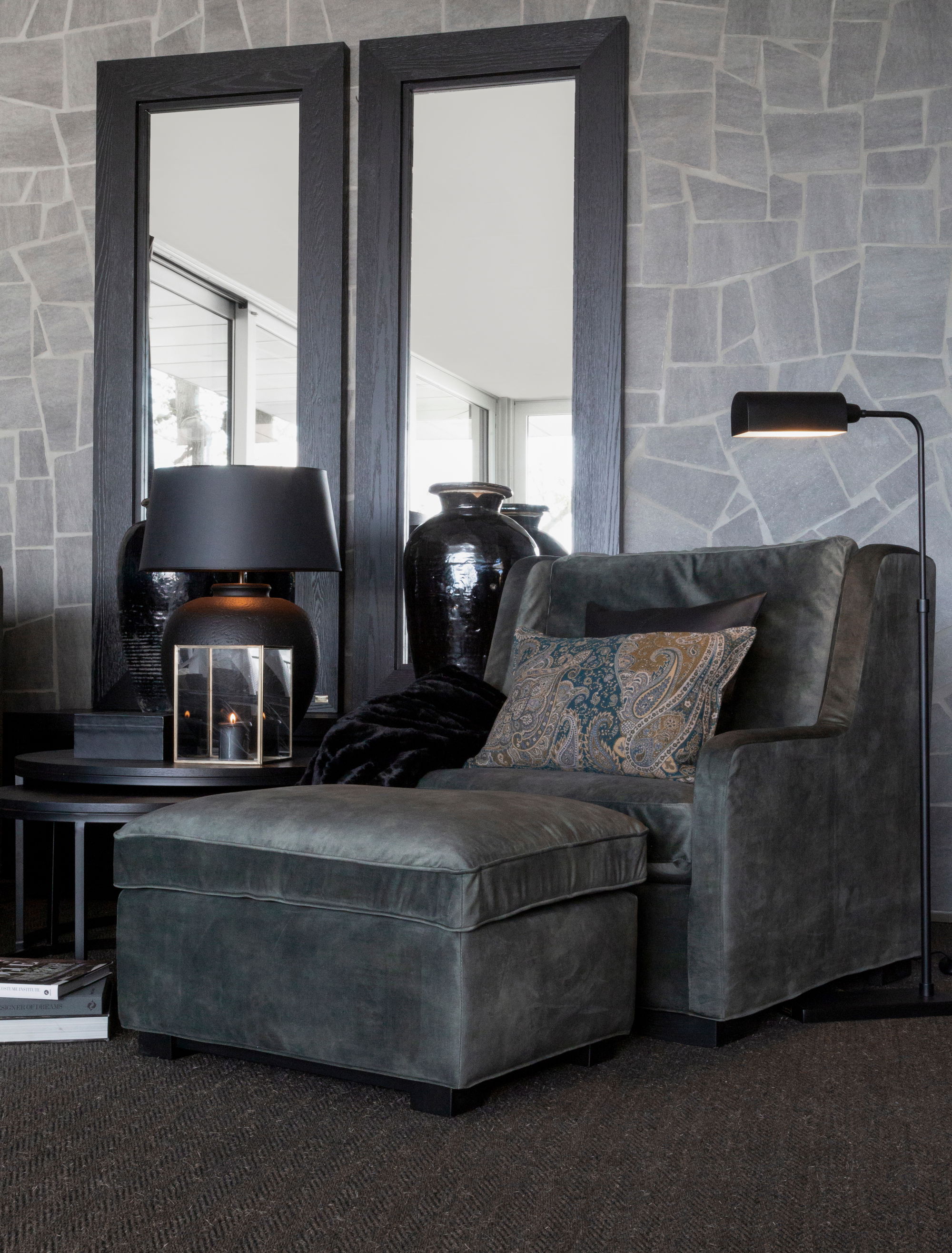 Dover fåtölj sammet hunter