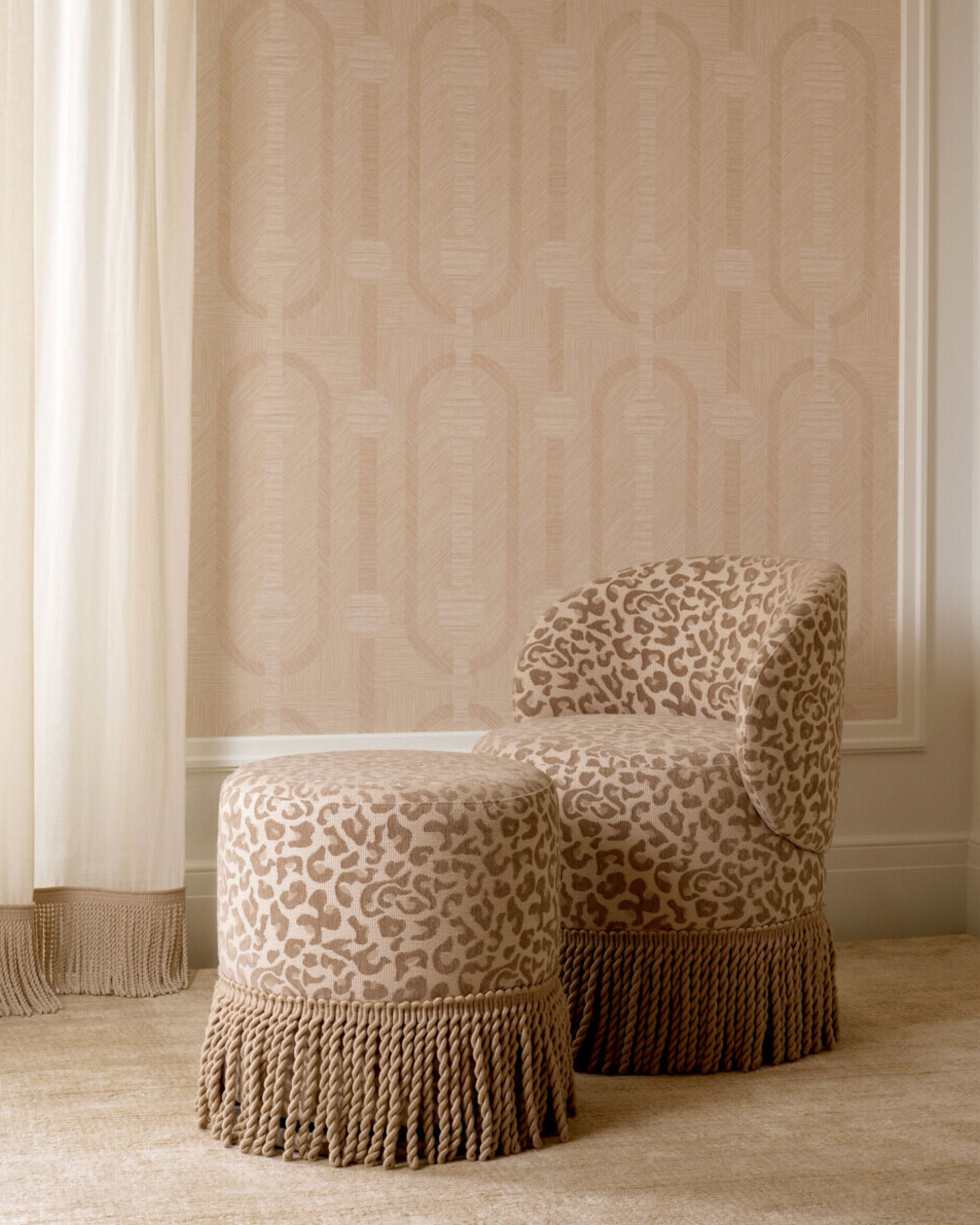 Greer matstol Harley leopard beige