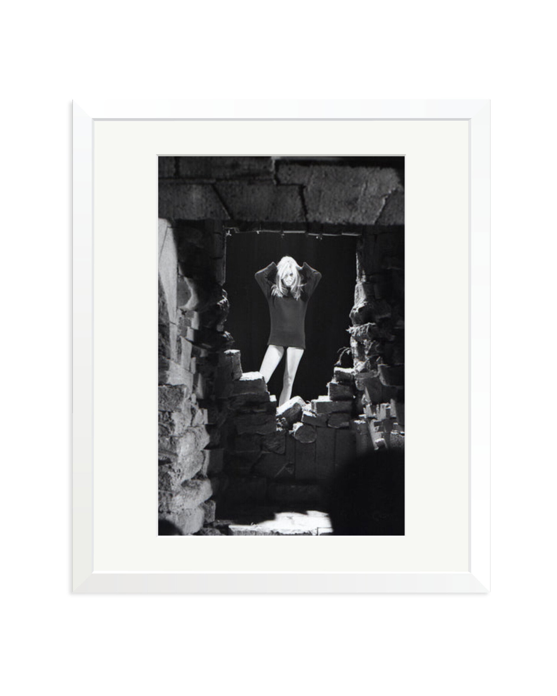 Bardot on the set of 'Skalako' White / Large