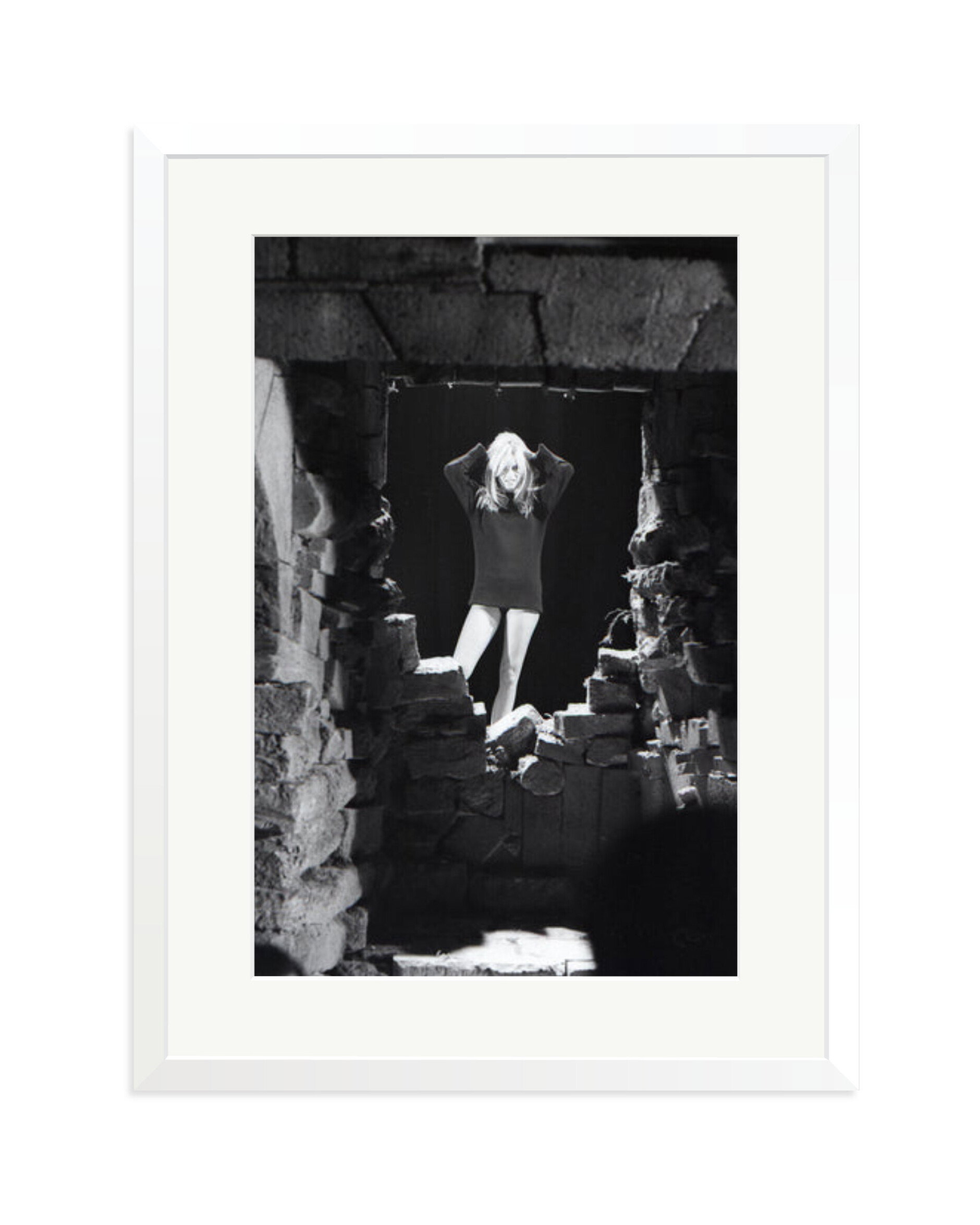 Bardot on the set of 'Skalako' White / XL