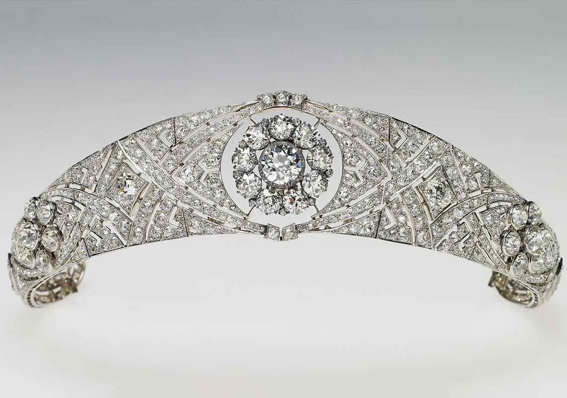 Kungliga bröllopstiaror: officiella namn och otroliga historier