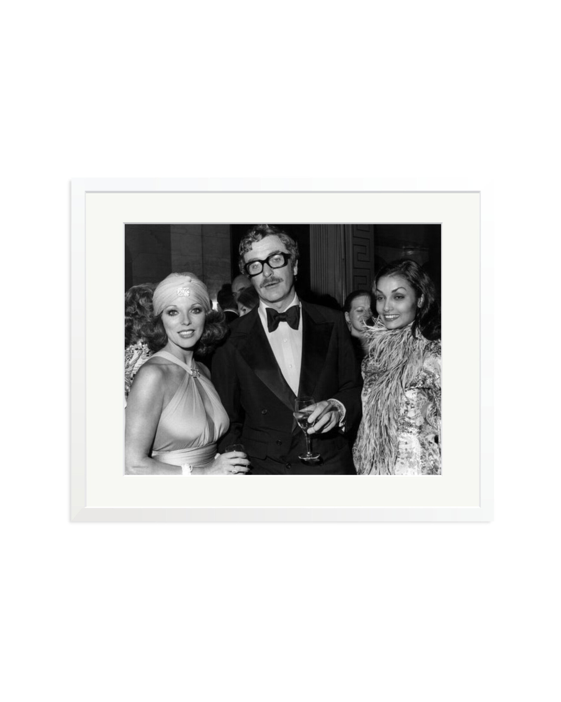 Caine, Collins and Shakira White / XL
