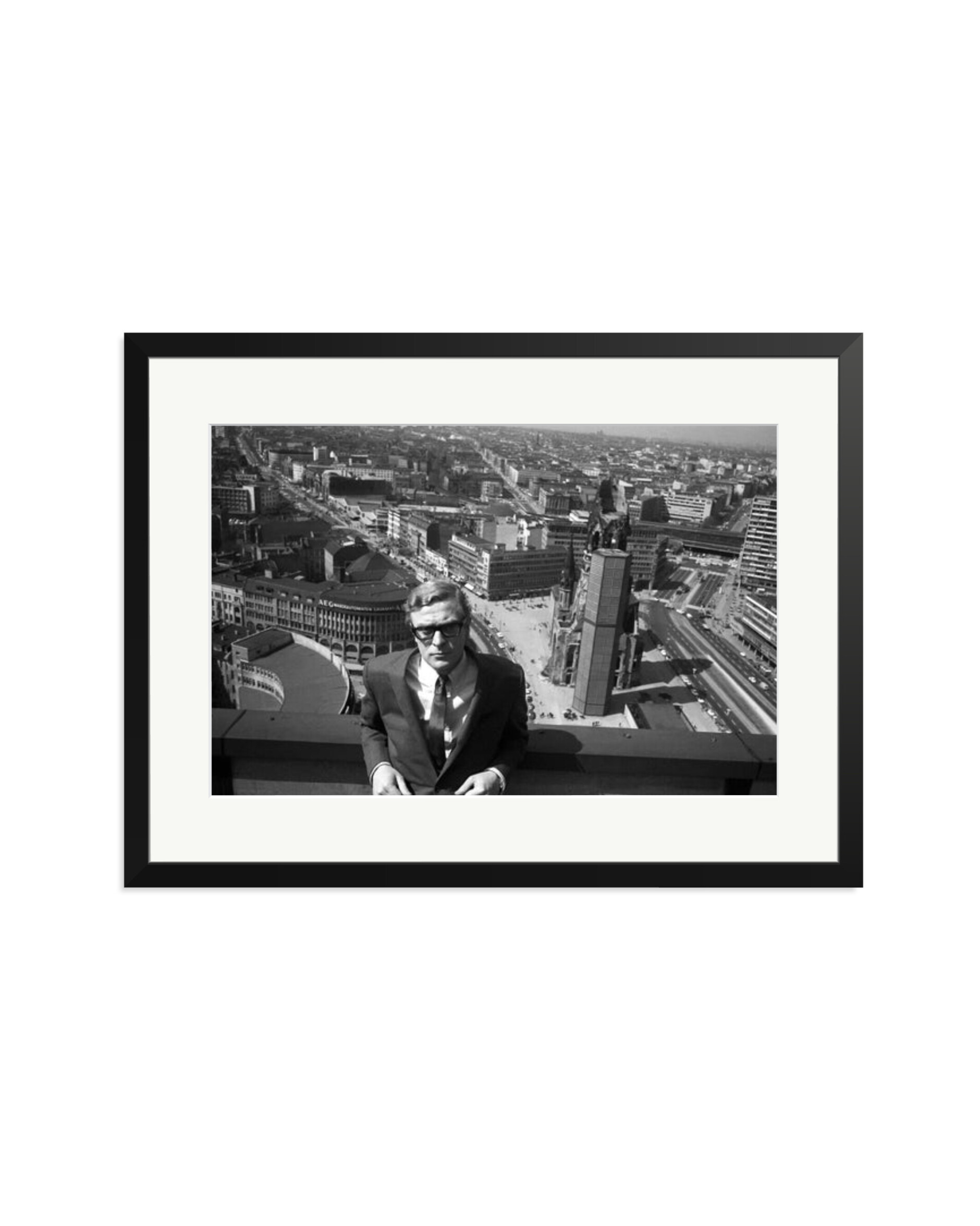 Caine, Funeral in Berlin Black / XL