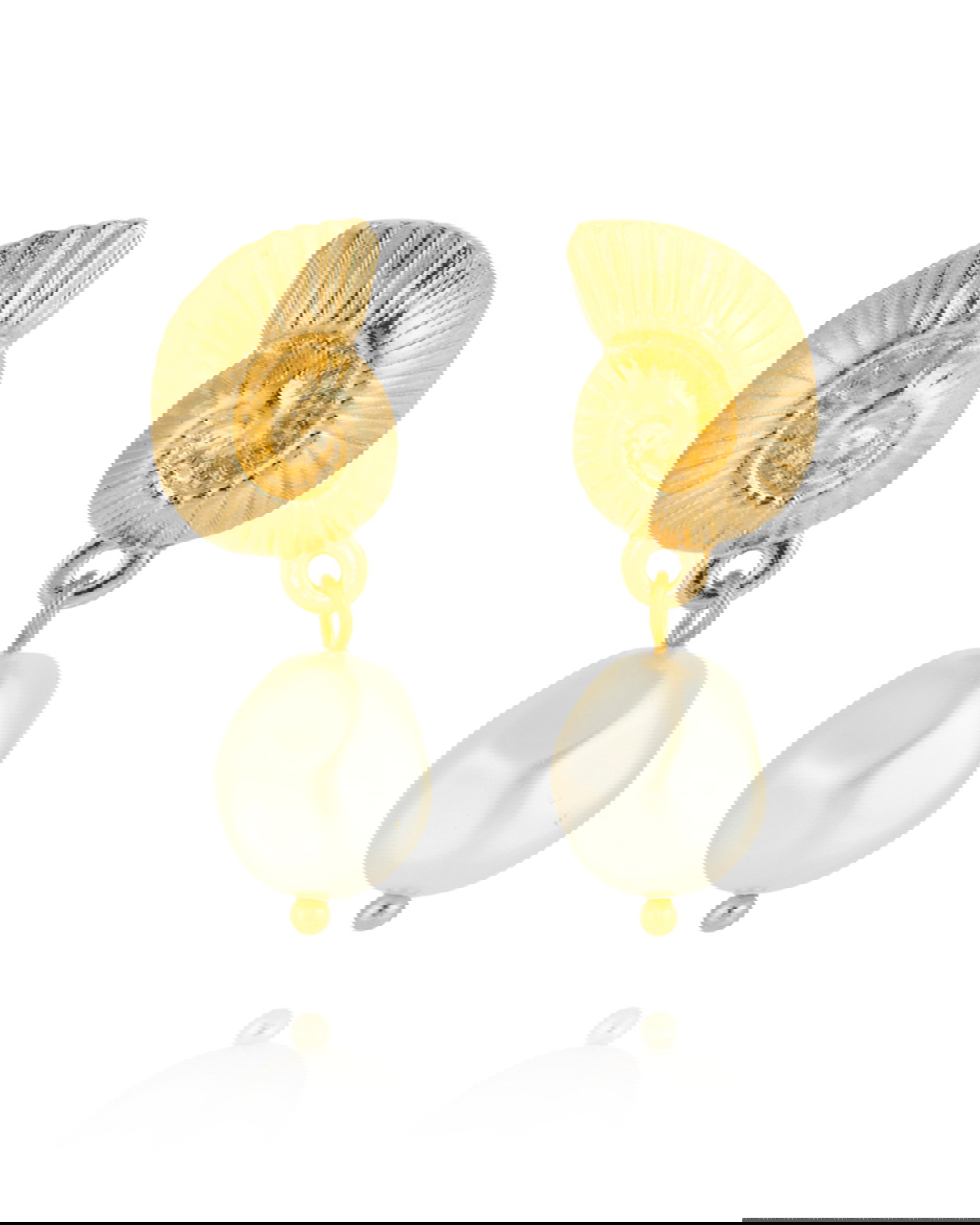 Seadora pearl earrings