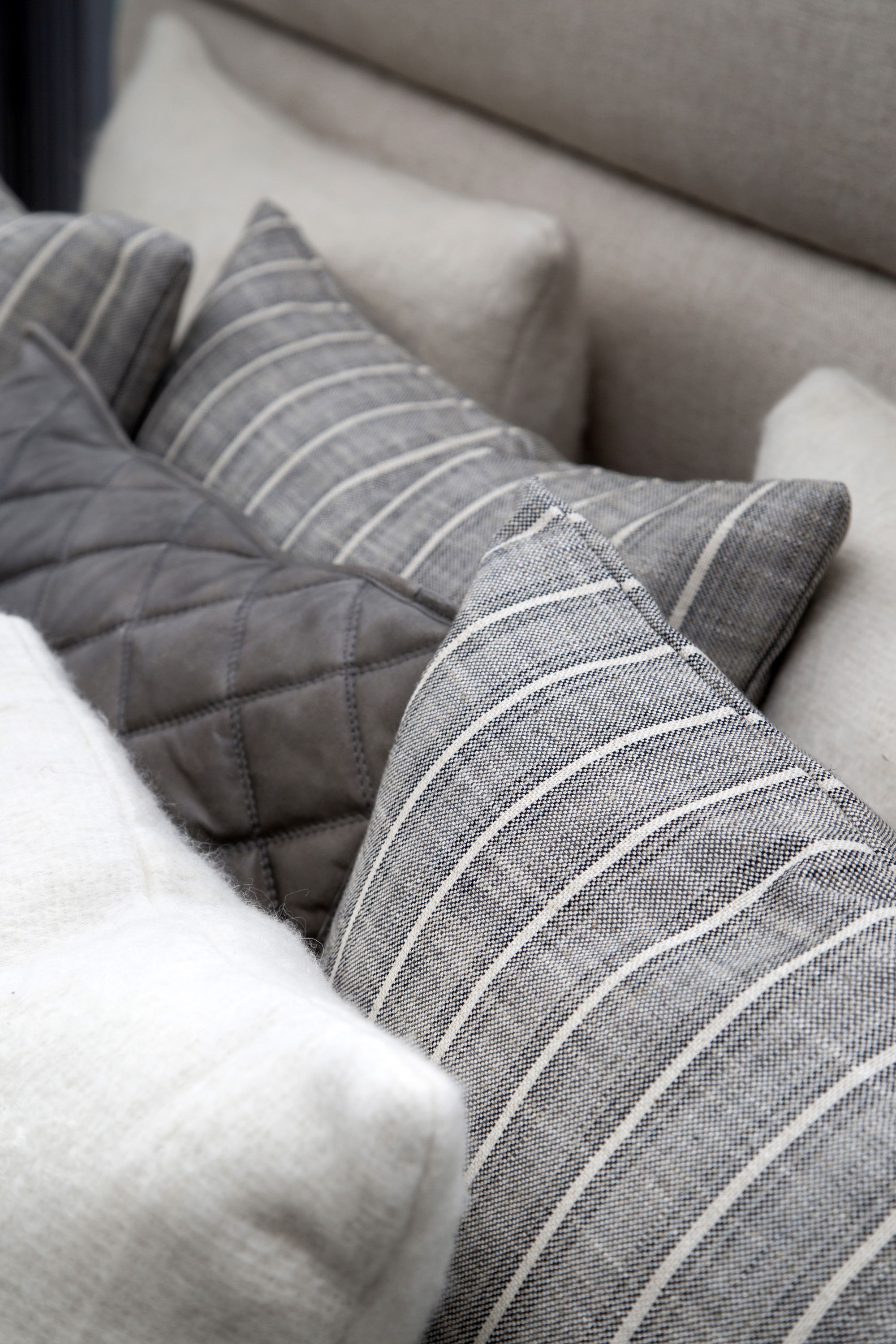 Chantelle Cushion Cover Striped Grey OUTLET