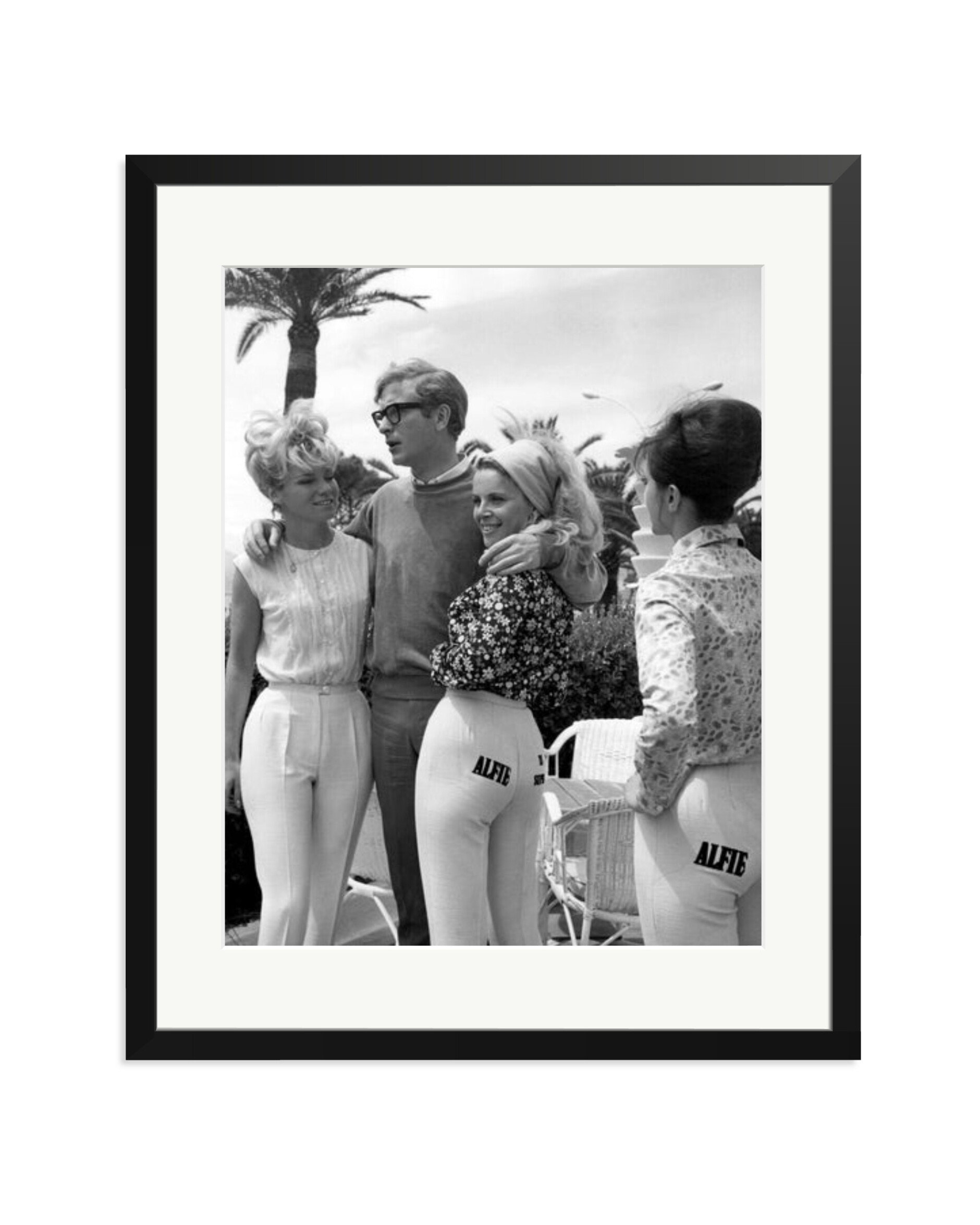Caine With 'Alfie' Models Black / XL