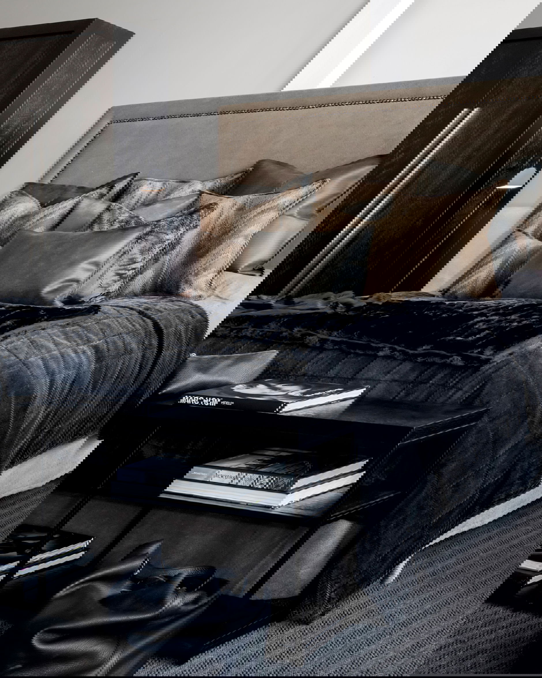 Paris sänggavel brun