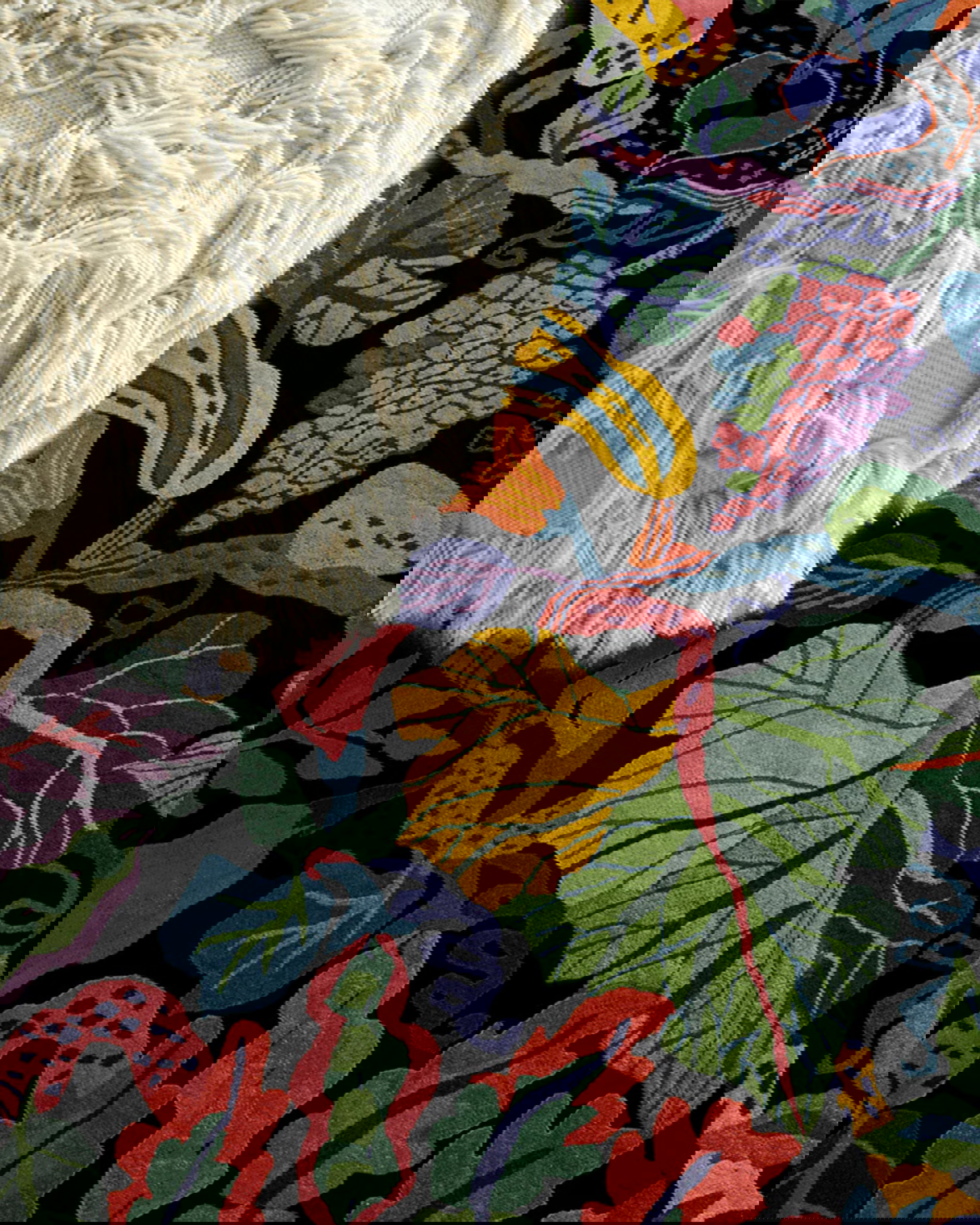 Heritage Garden round rug, charcoal