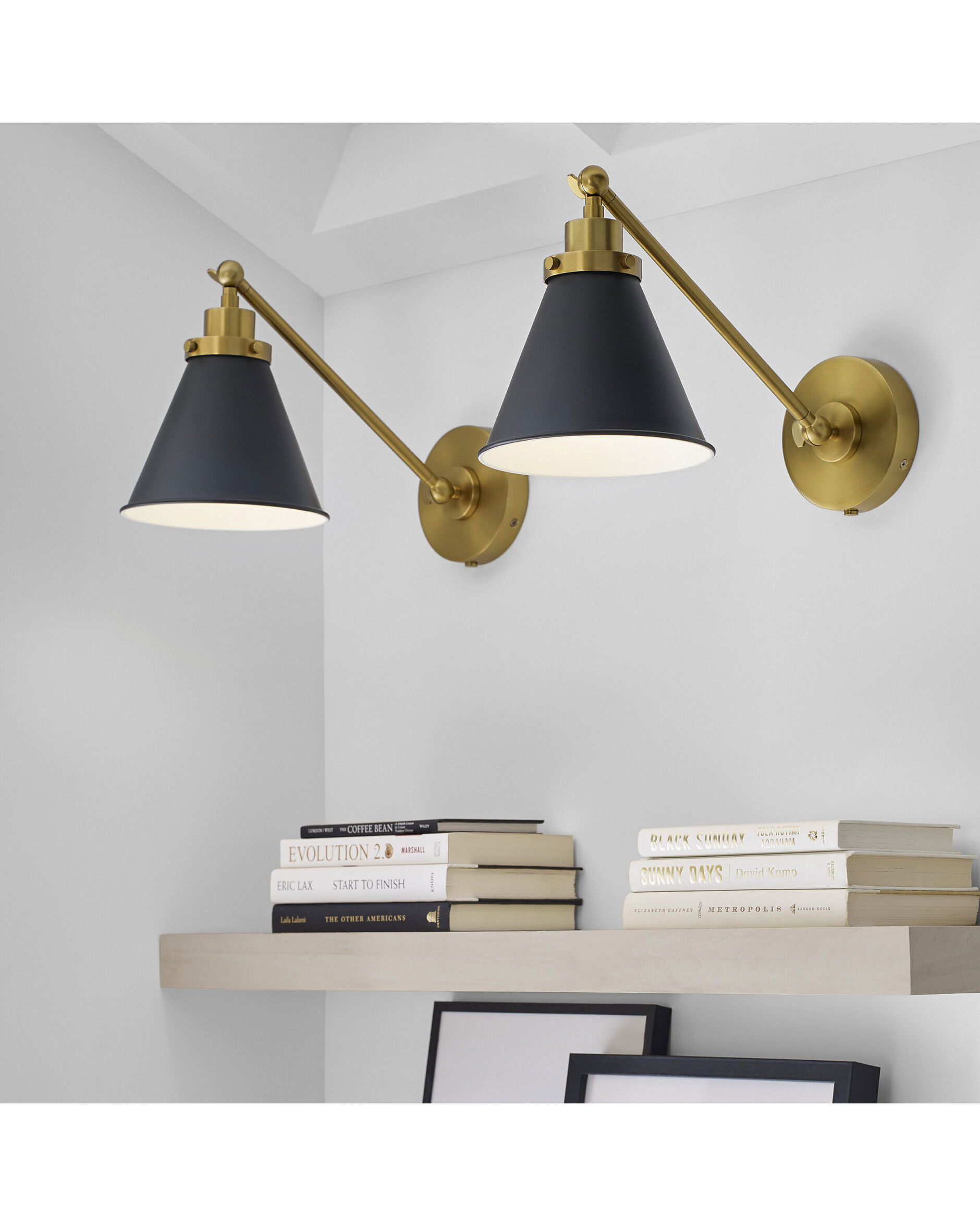 Wellfleet vägglampa svart/mässing