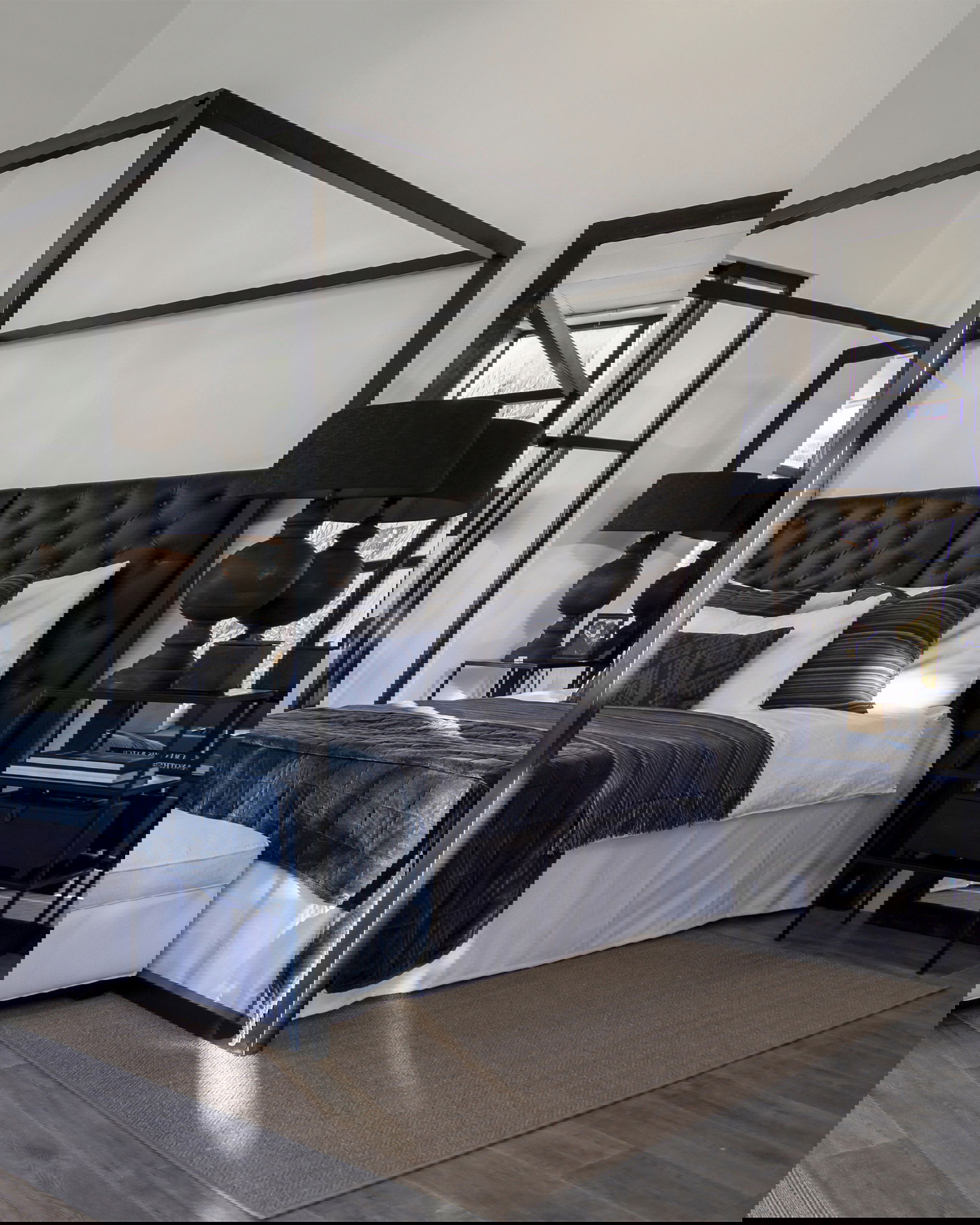 Mille sängbord svart