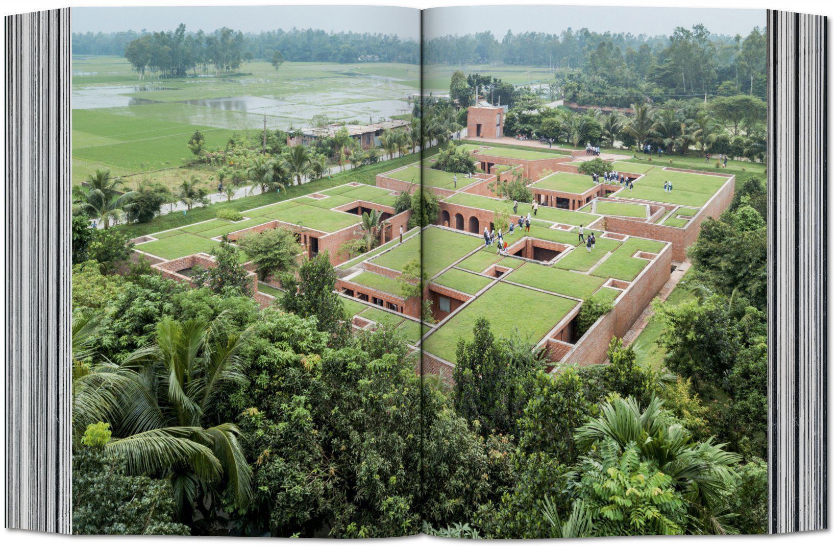 Dig it! Building Bound to the Ground