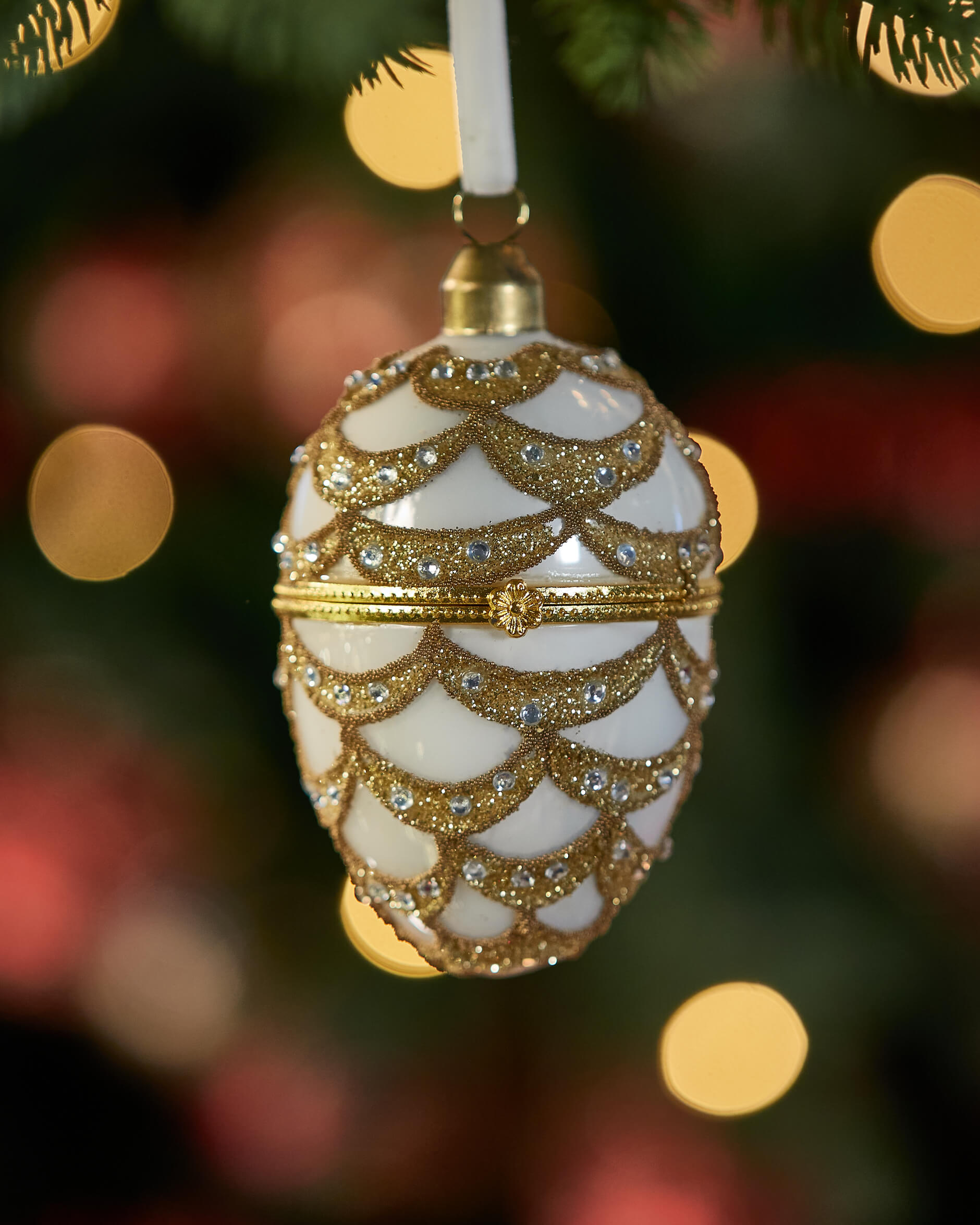 Antoinette Fabergé egg white