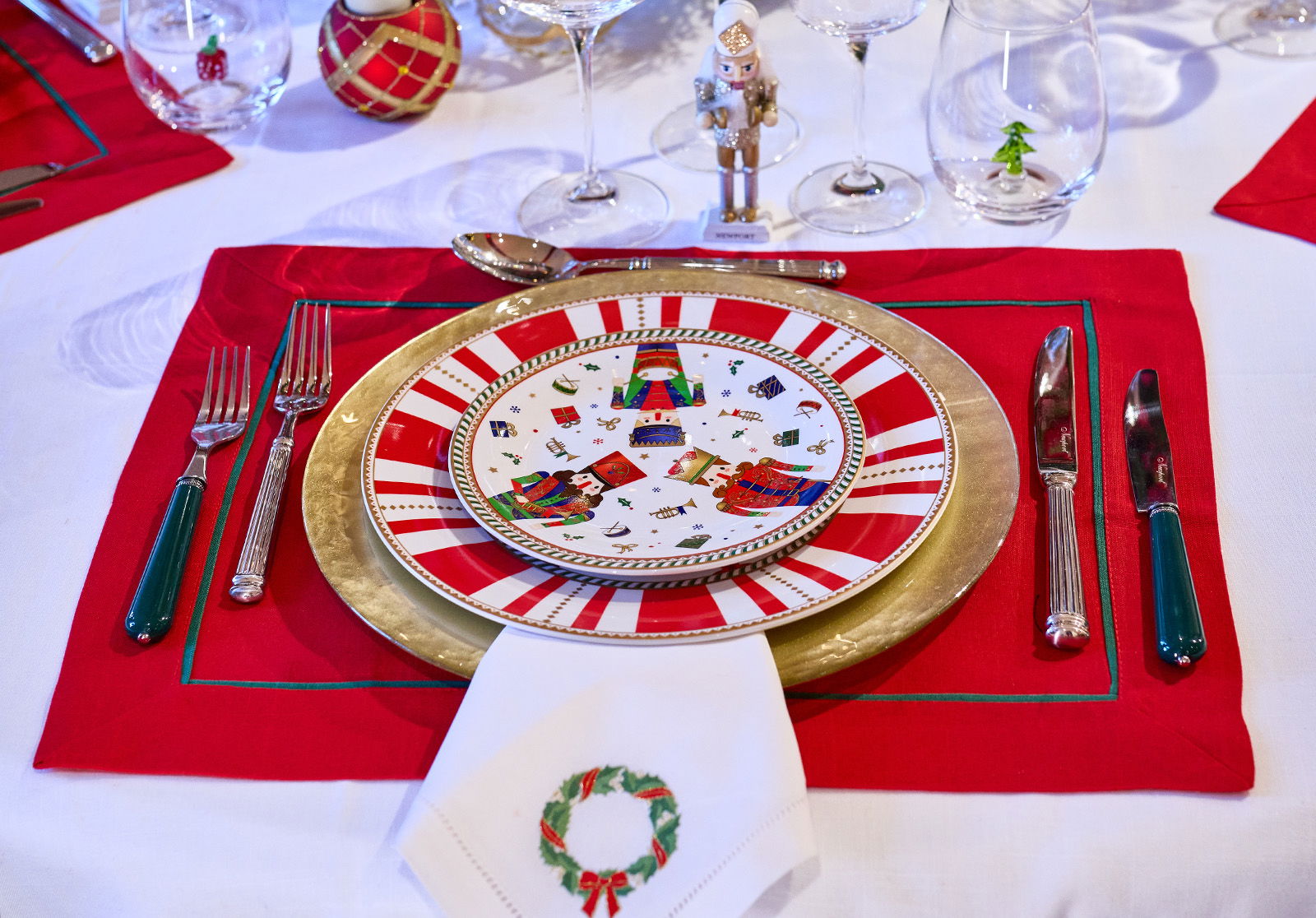Christmas Table Setting