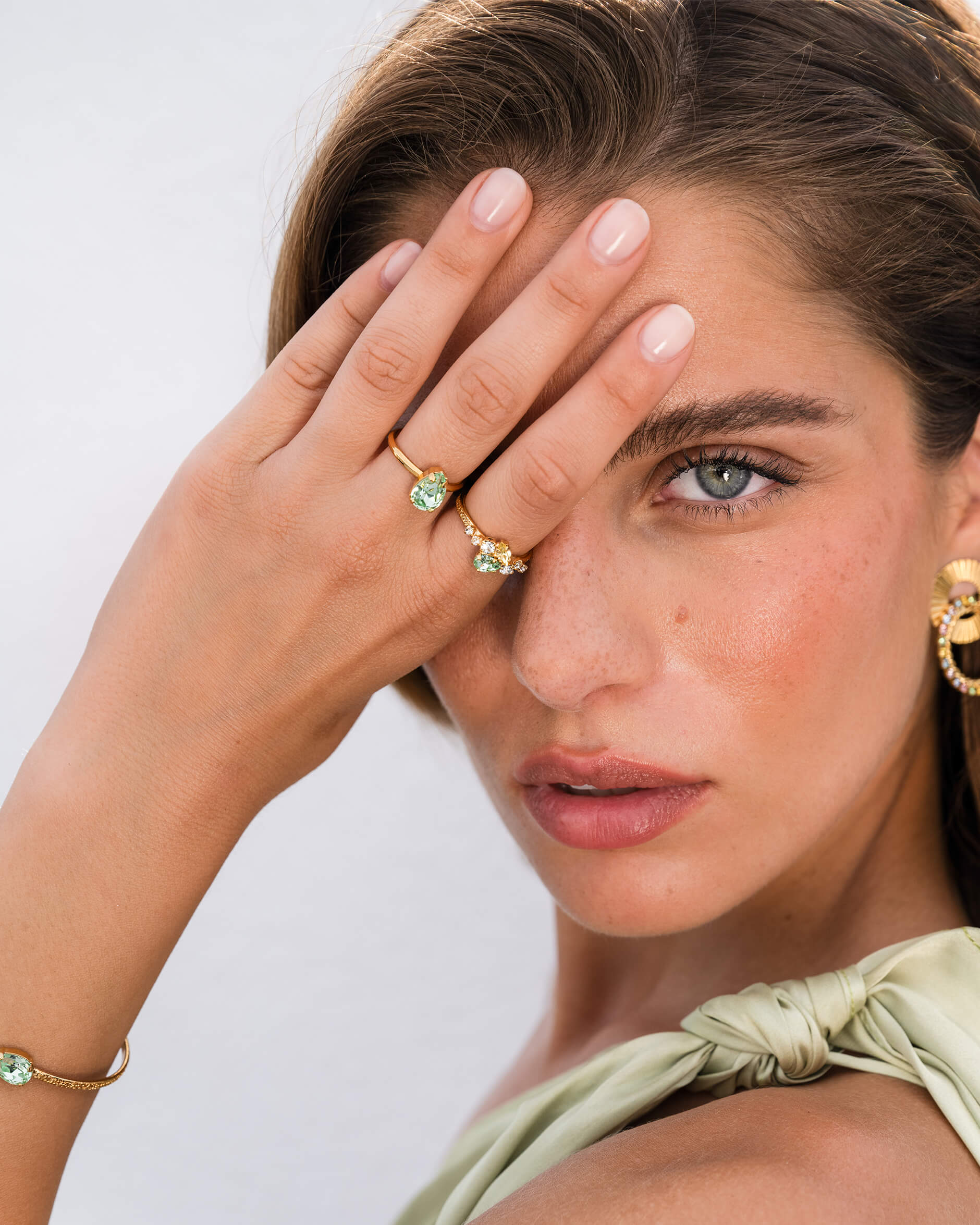 Petite Drop ring chrysolite