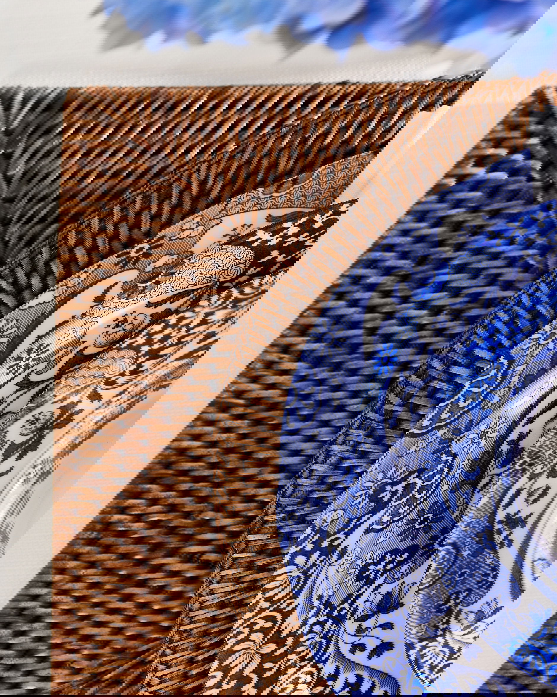 Antique-pöytätabletti, rottinki