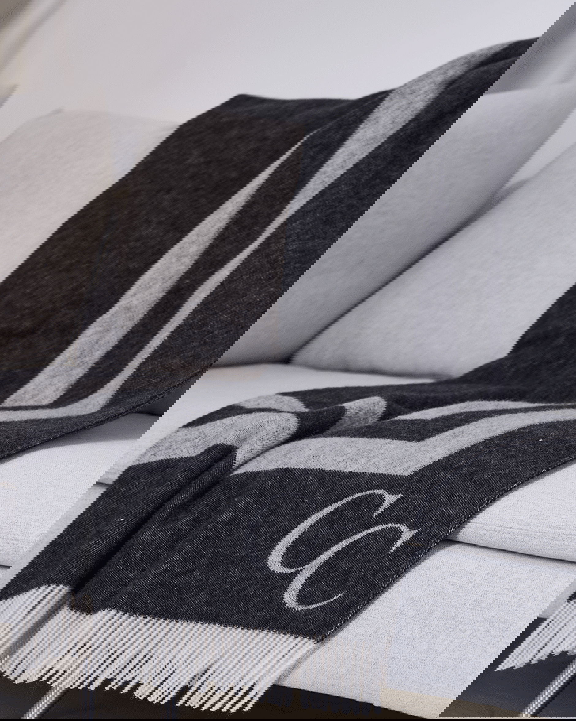 Monogram pläd svart OUTLET