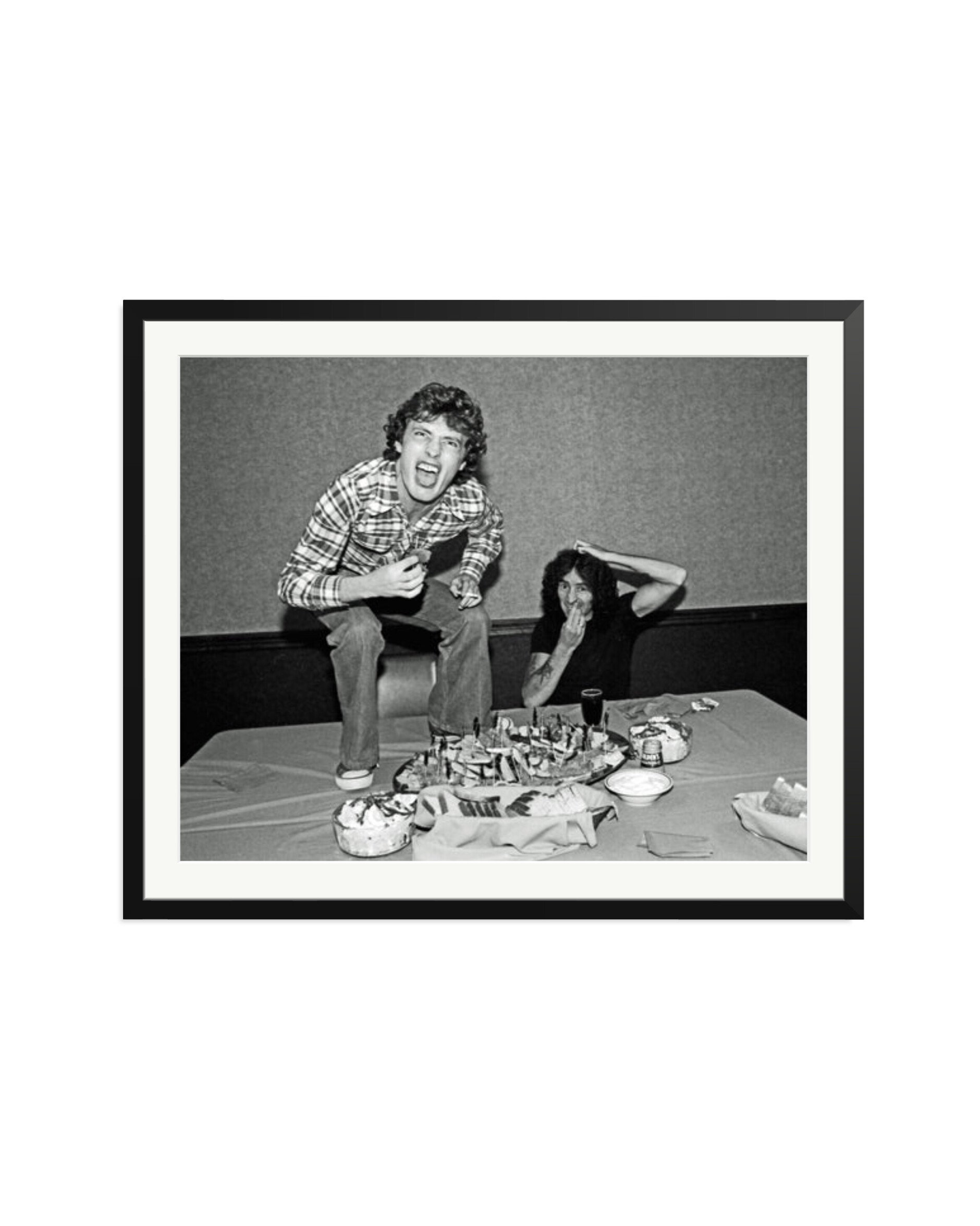 Angus Young and Bon Scott at Lunch, 1977 Black / XXL