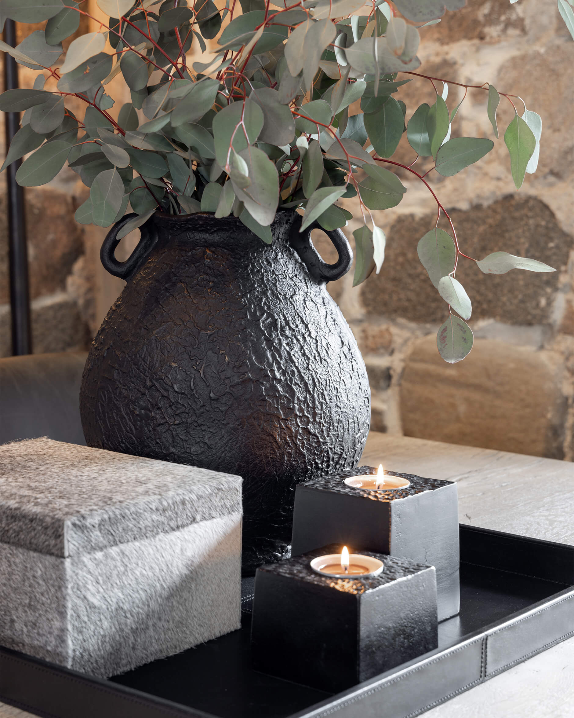 Fiora Urn Black OUTLET