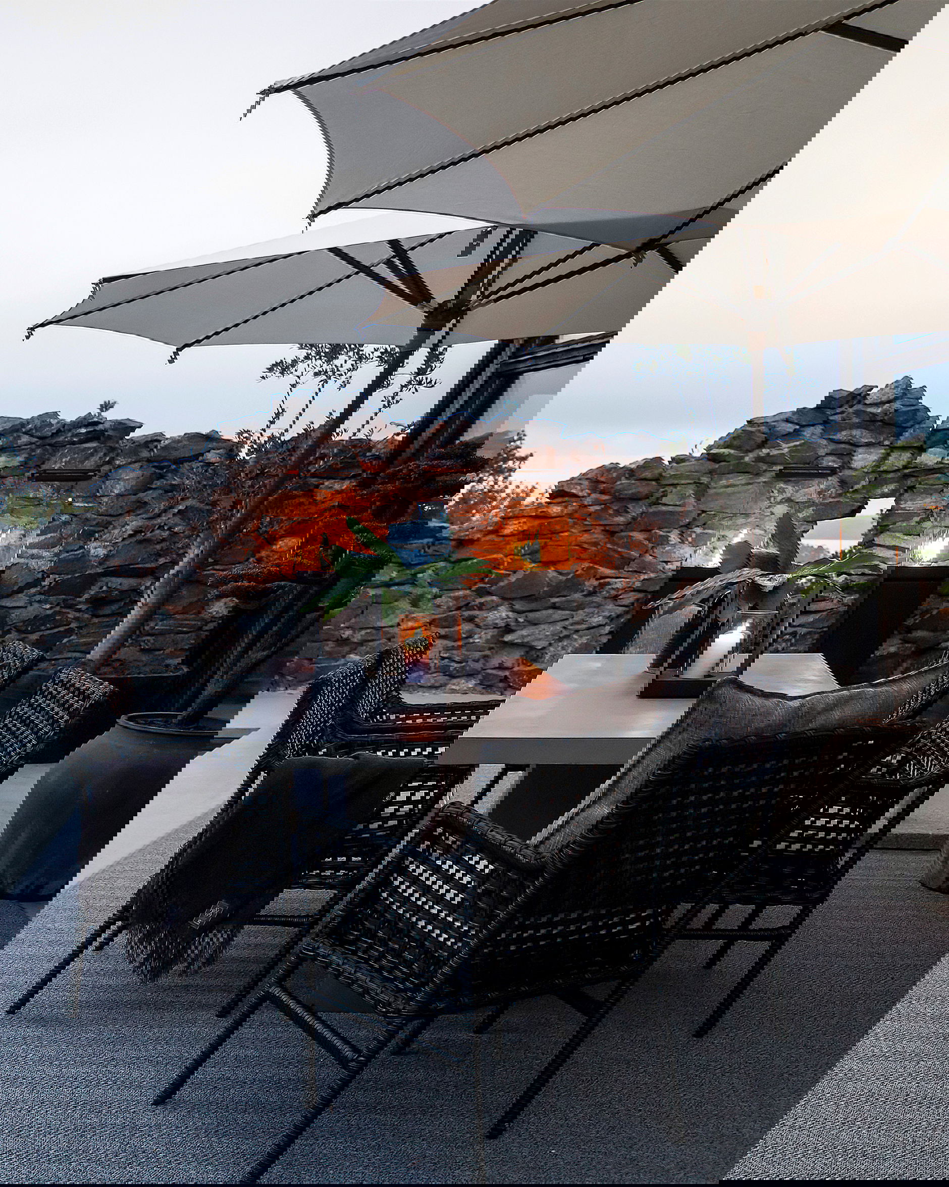 Santa Monica karmstol svart