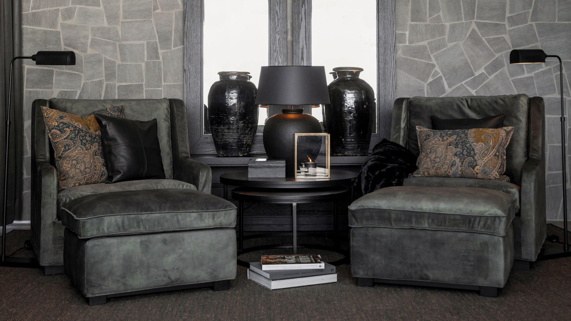 Dover fåtölj sammet hunter