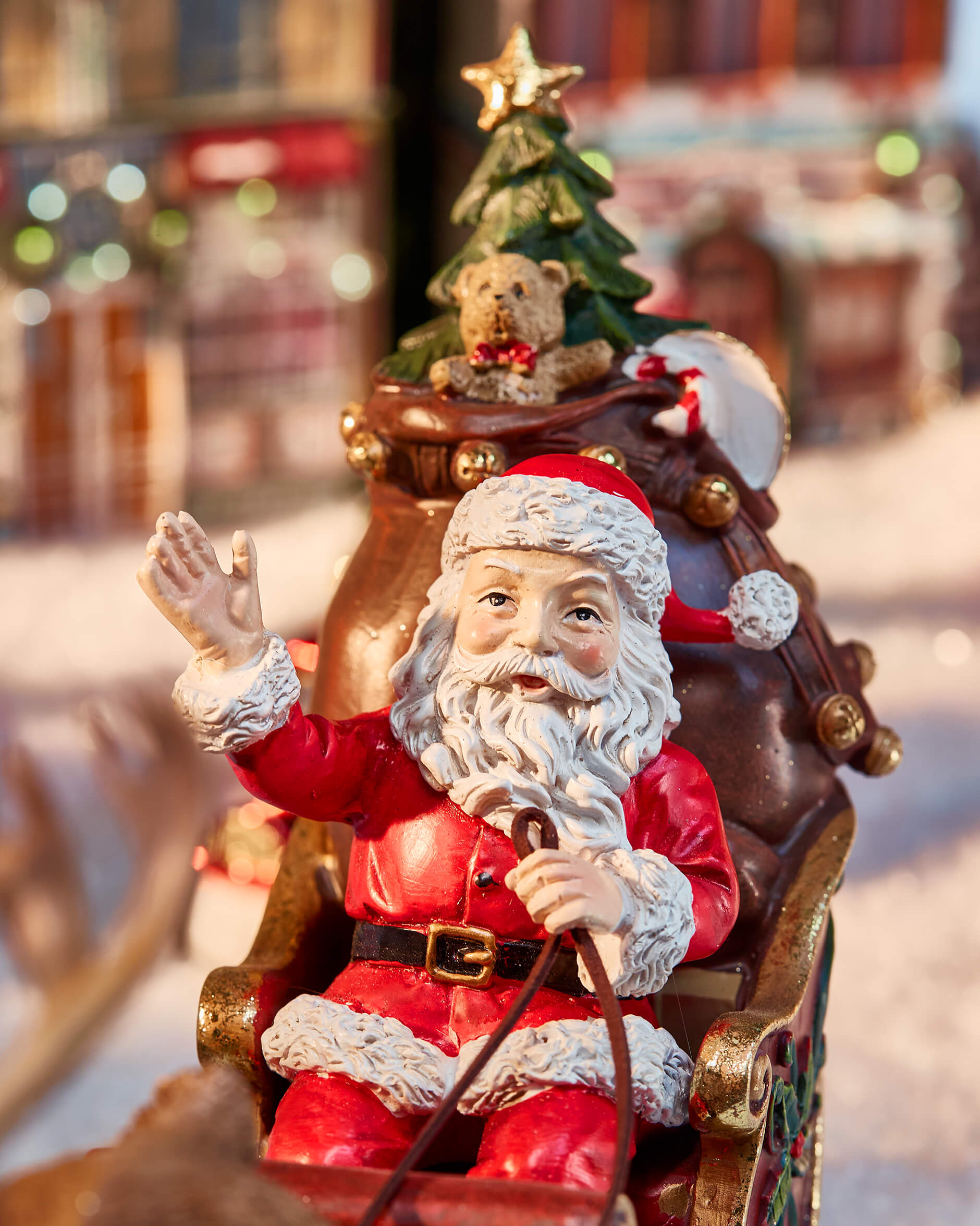 Tomte i släde juldekoration