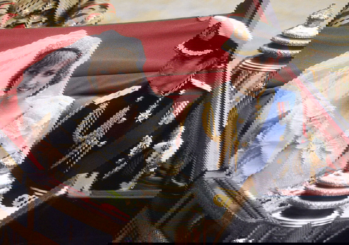 Kungliga bröllopstiaror: officiella namn och otroliga historier