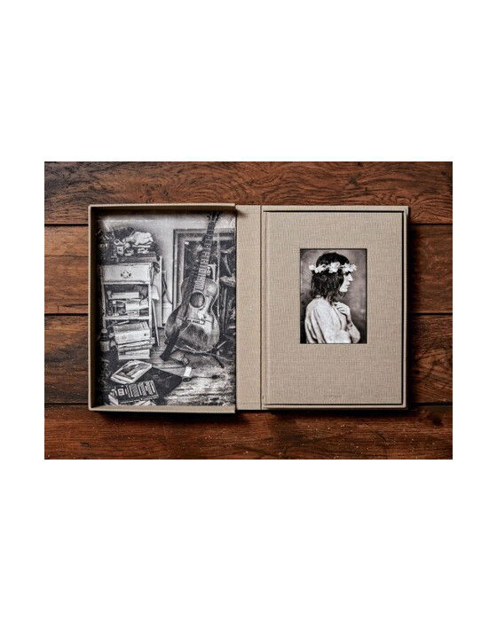 Lynn Goldsmith. Patti Smith. Before Easter After