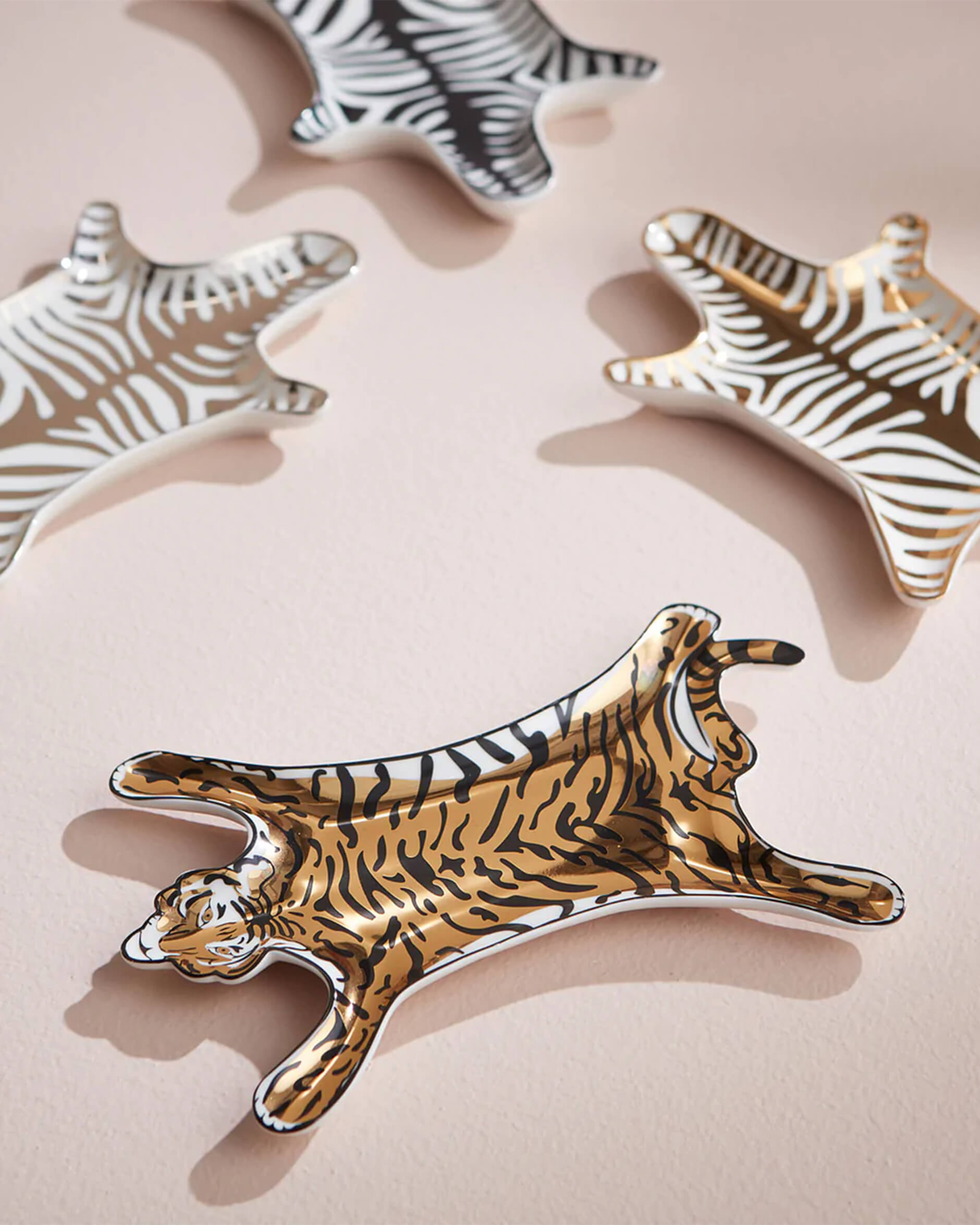 Tiger dish gold/black