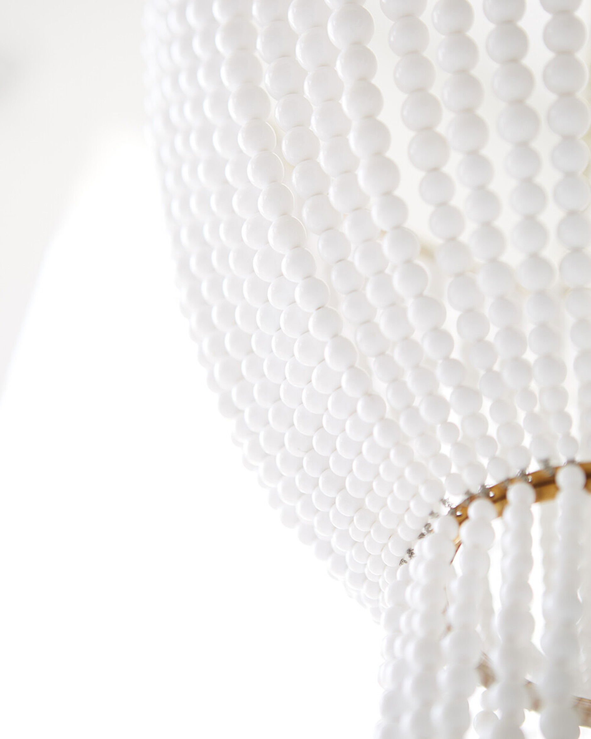 Jacqueline kristallkrona antik mässing/vit